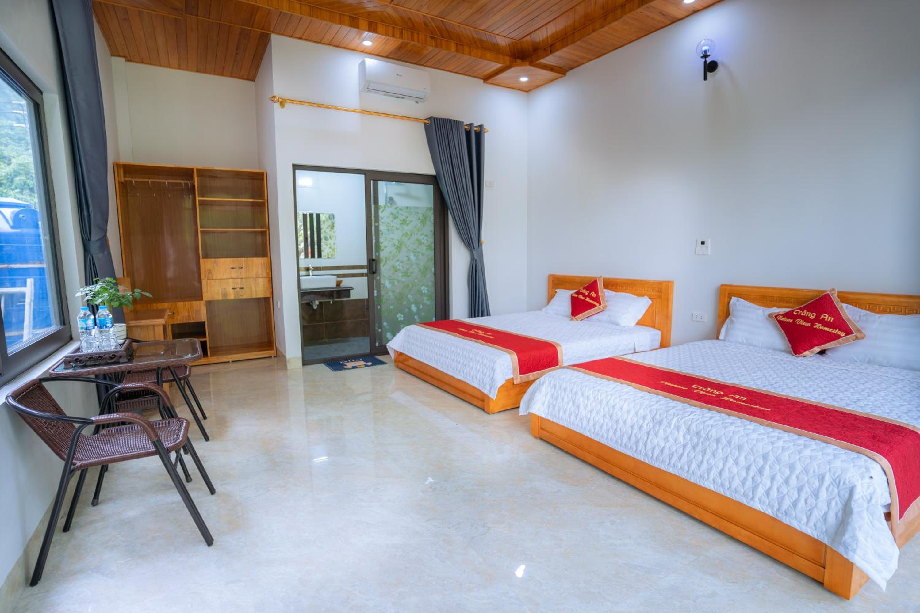 Superior Queen Room with Two Queen Beds photo 3