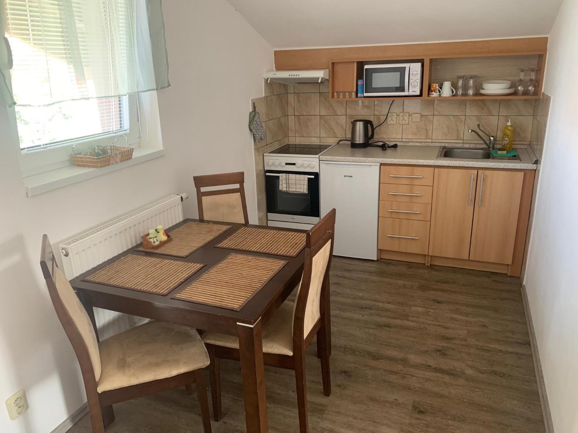 One-Bedroom Apartment with City View photo 2