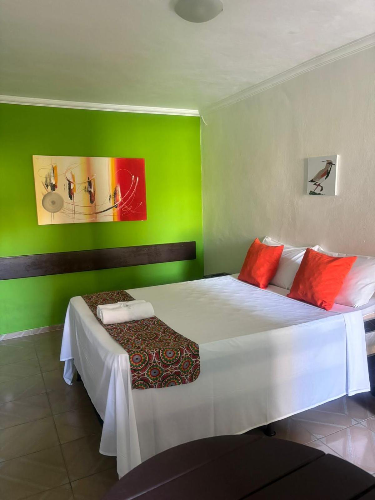 Economy Double Room - Photo 10