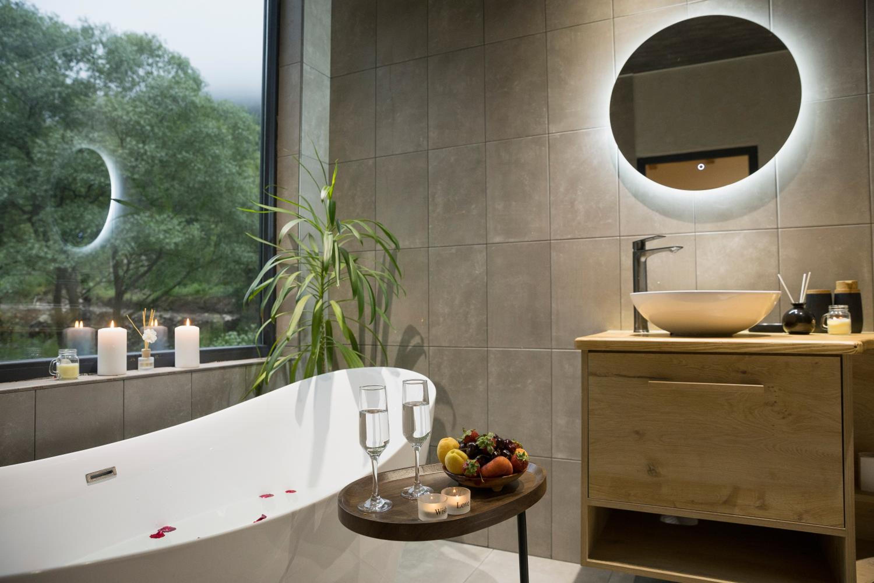 Deluxe Double Room with Bath photo 3