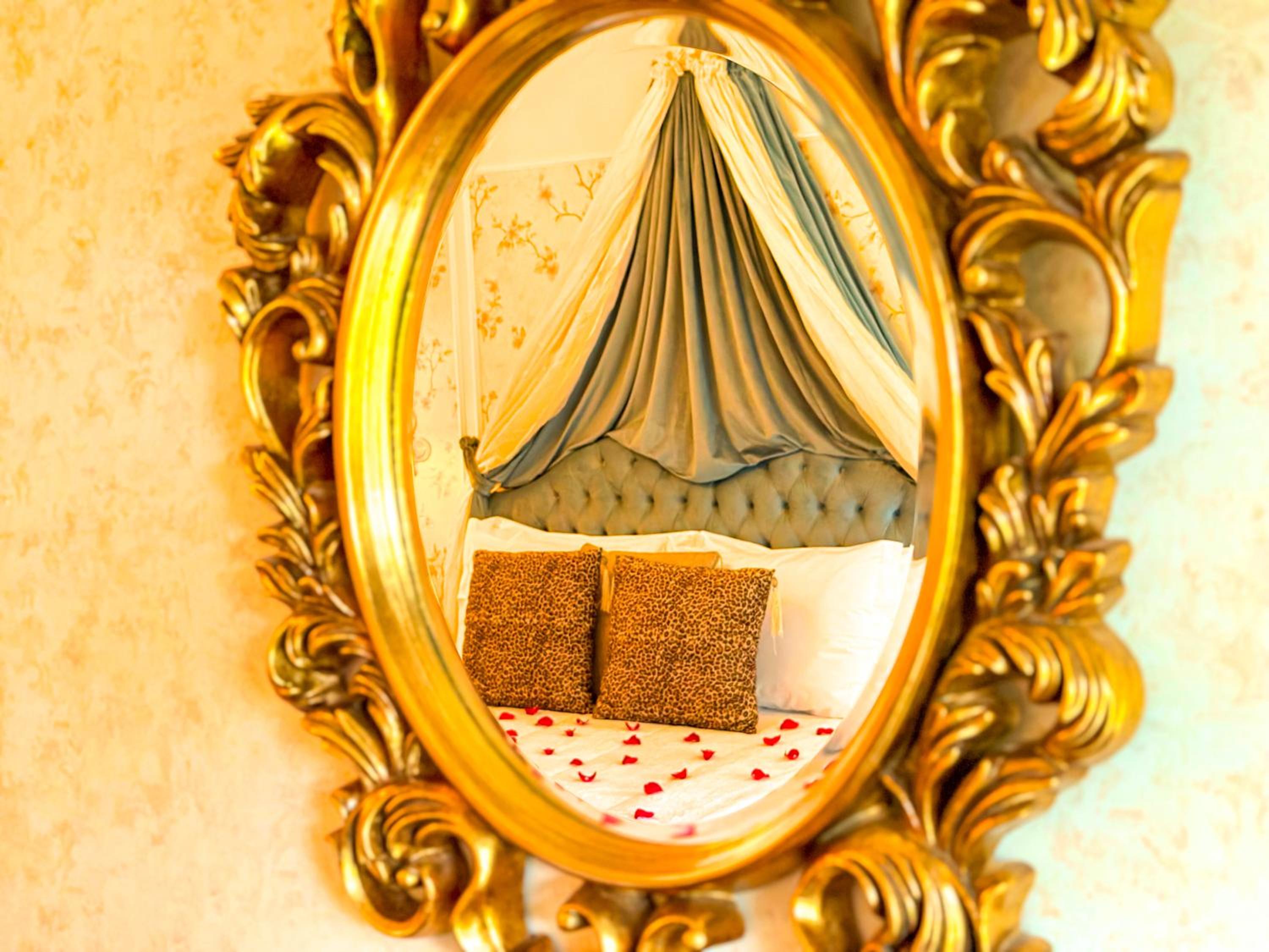 Queen Suite with Spa Bath
