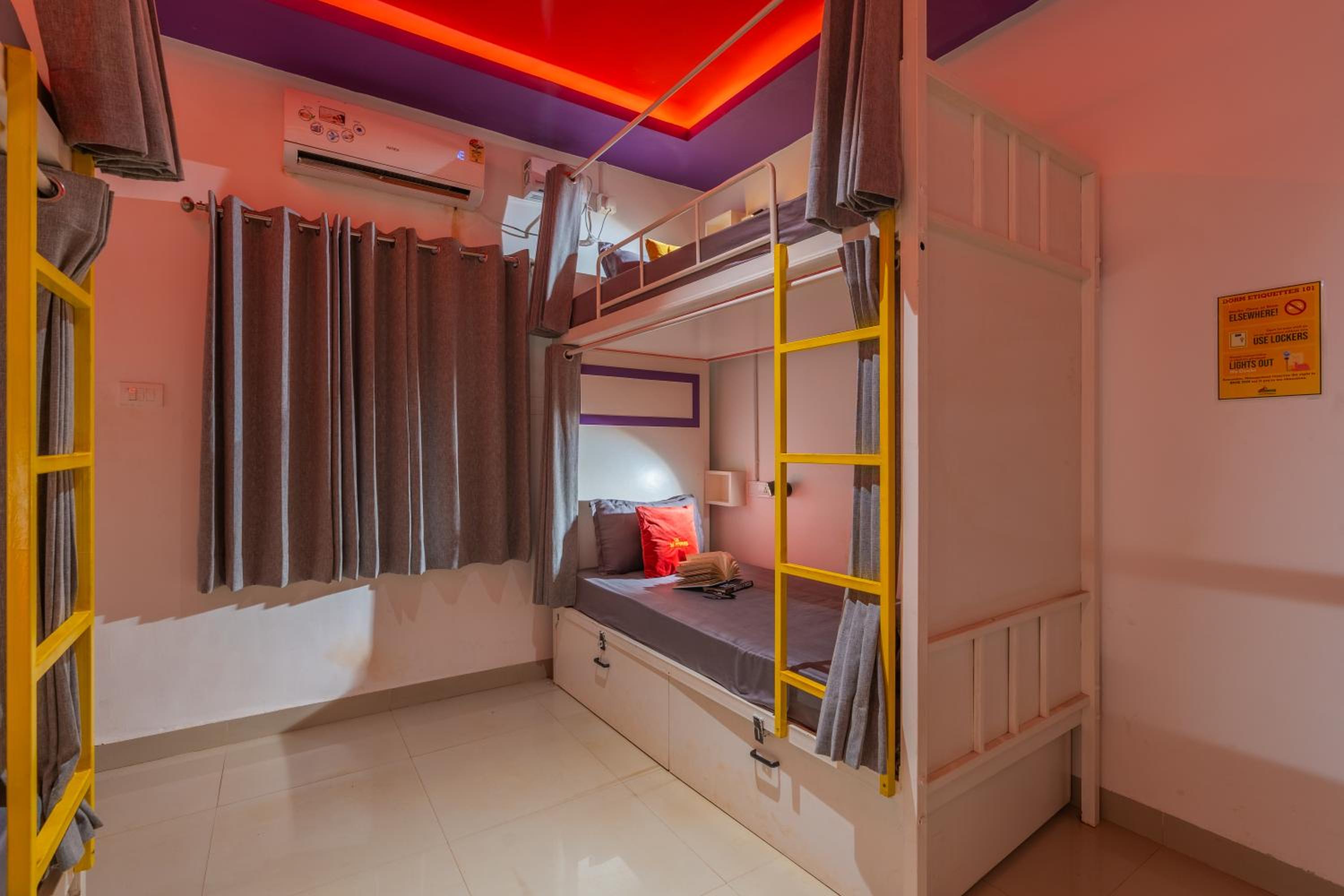 Bed in 4-Bed Mixed Dormitory Room photo 2