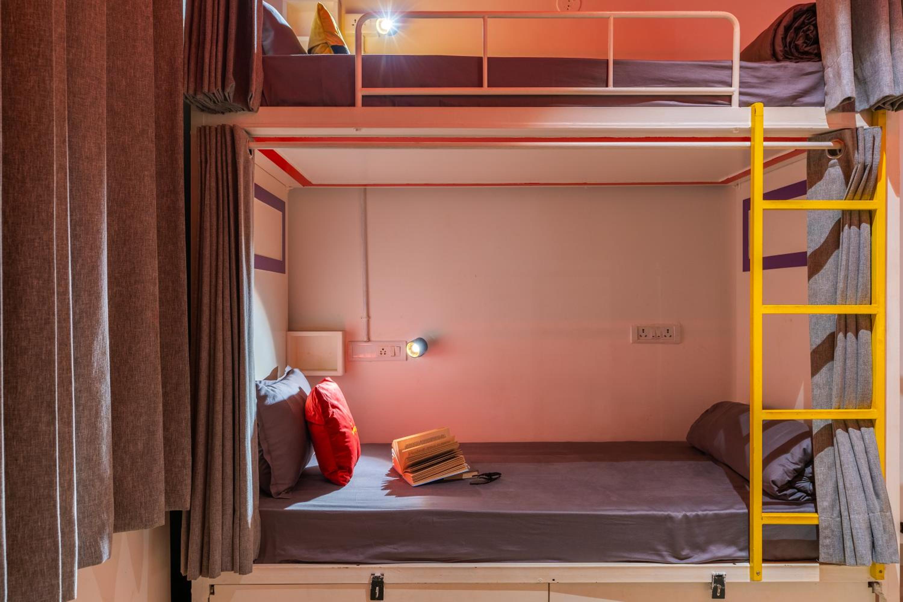 Bed in 6-Bed Mixed Dormitory Room photo 1