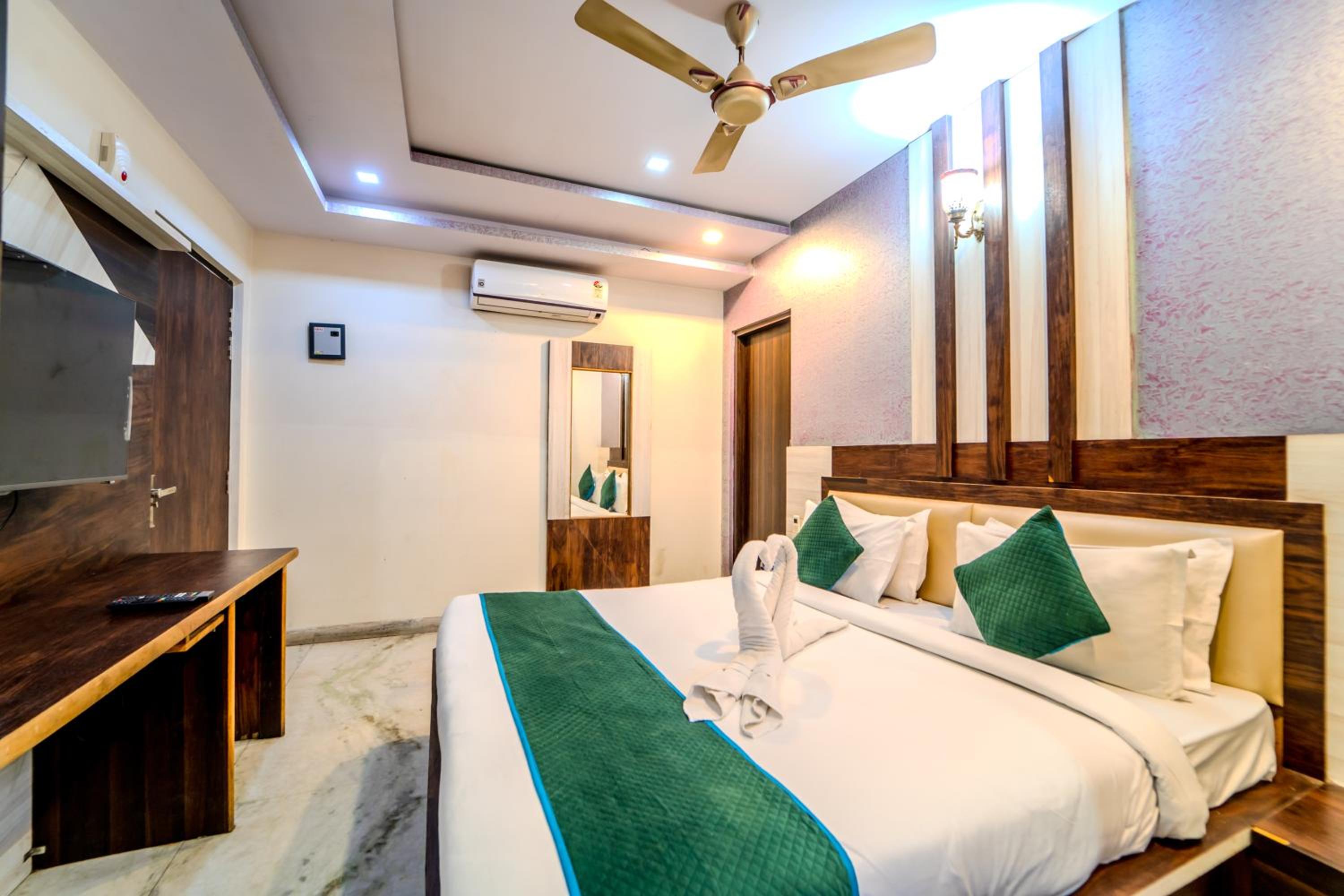 Deluxe Room - Photo 1