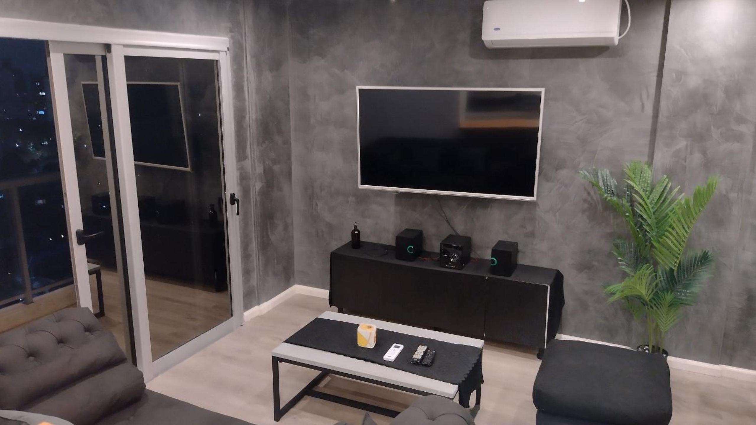 Apartment photo 2