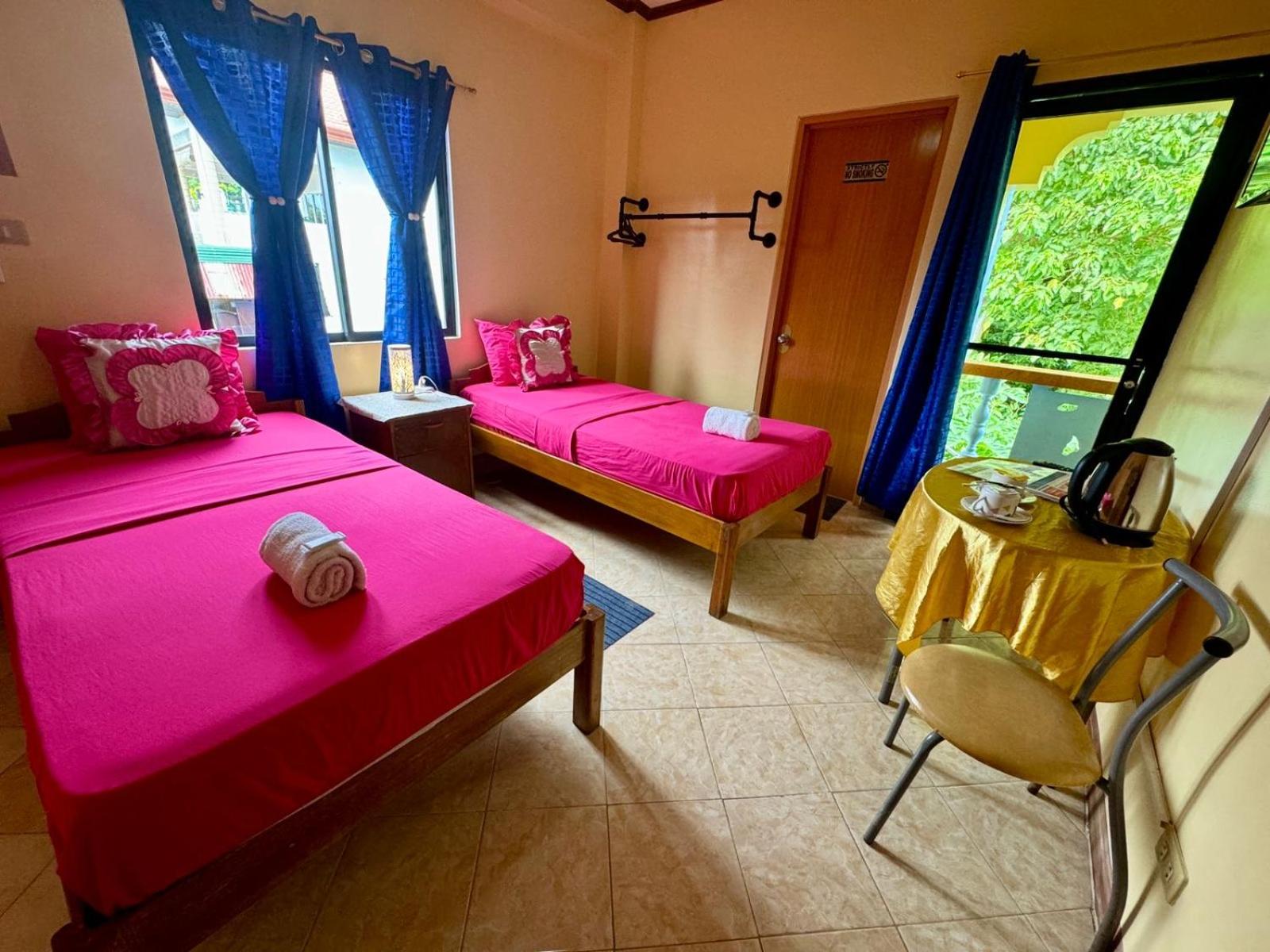 Standard Twin Room - Photo 2