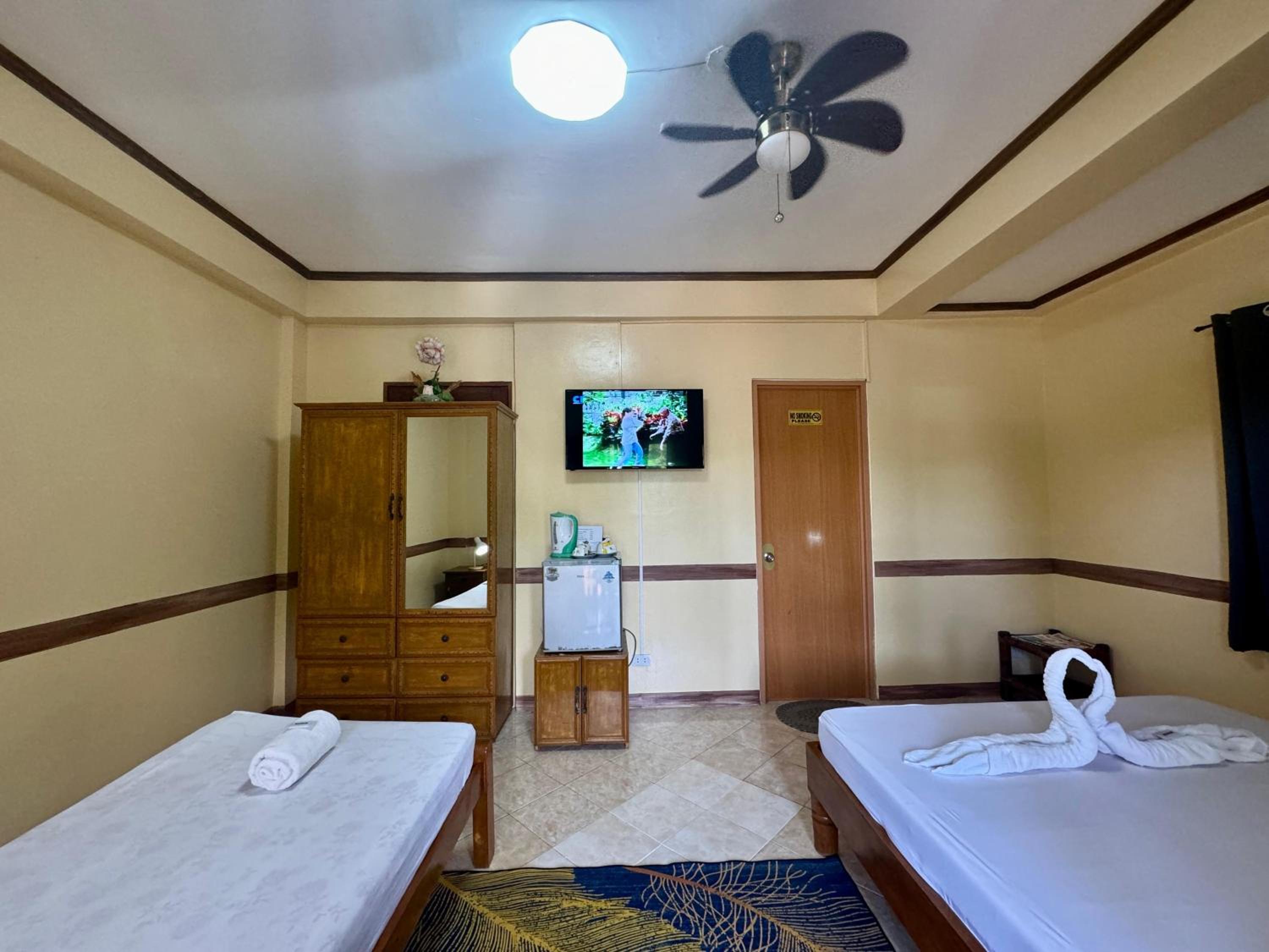 Deluxe Triple Room - Photo 4