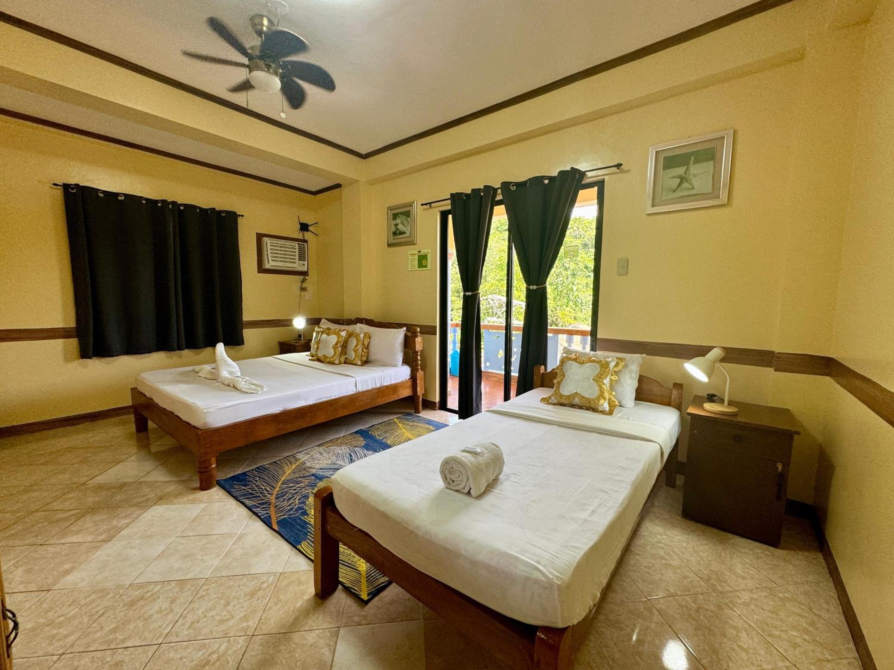 Deluxe Triple Room - Photo 1