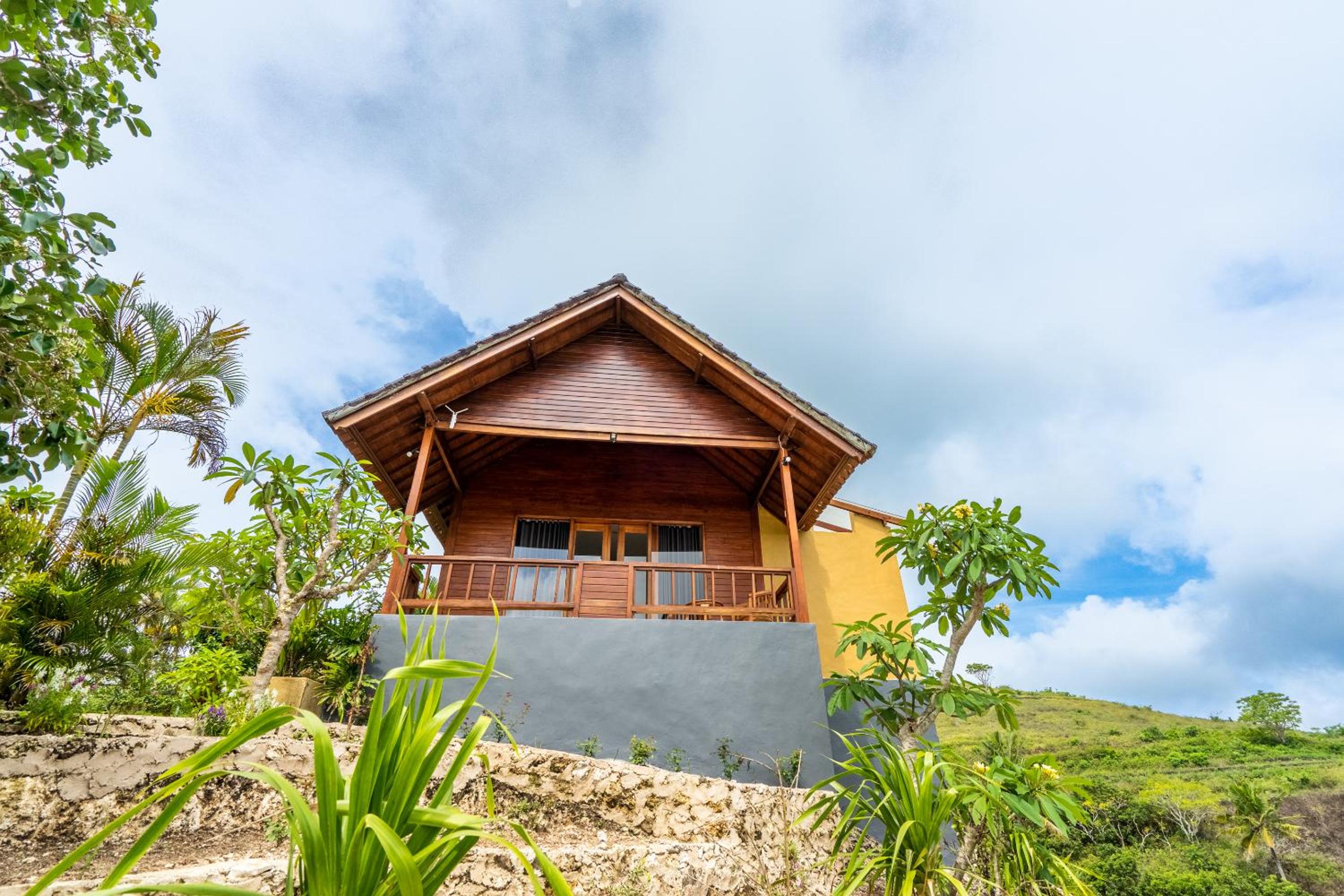 Deluxe Double Room with Balcony and Sea View - Photo 13