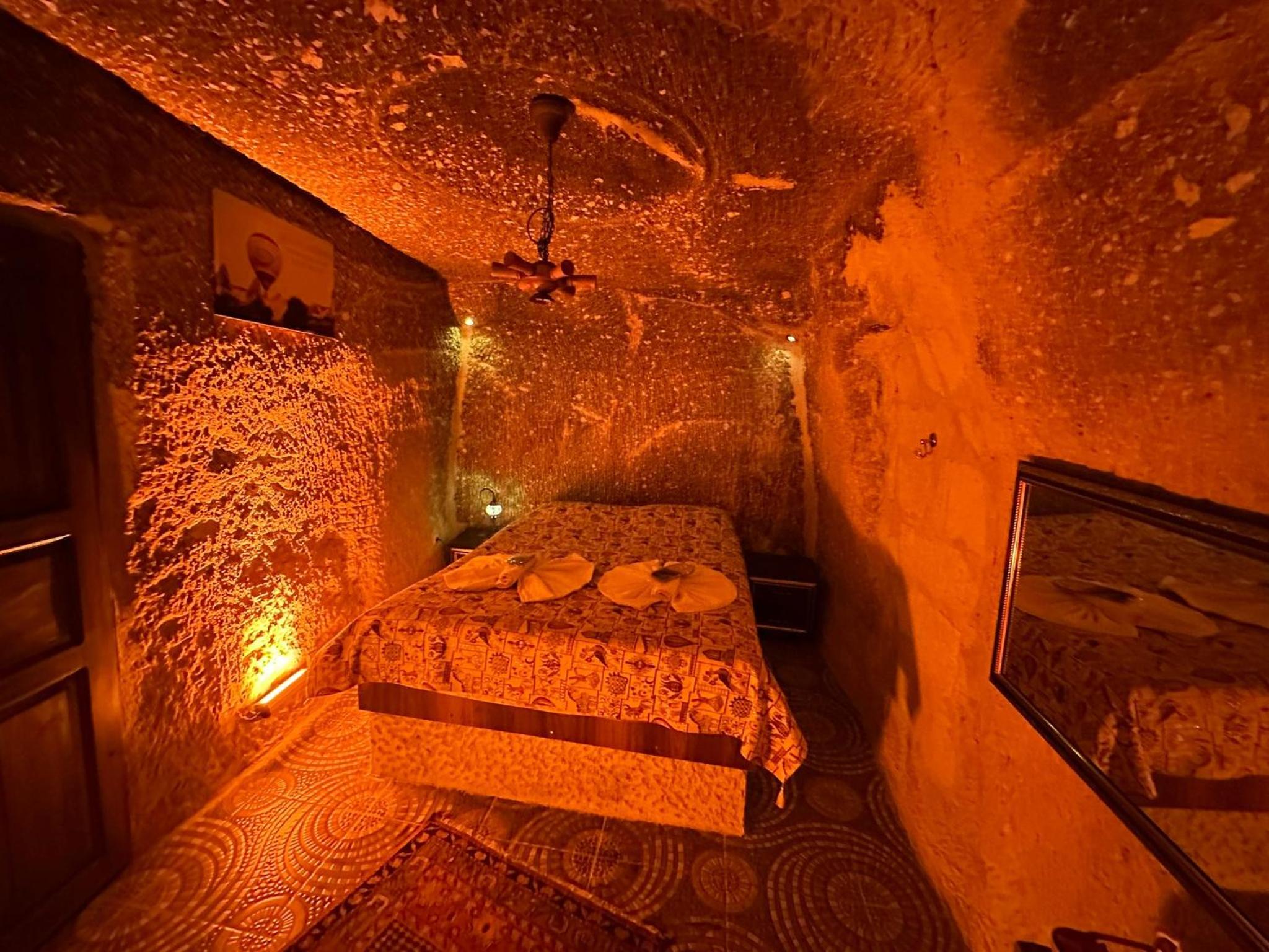 Economic Cave Room - Photo 3