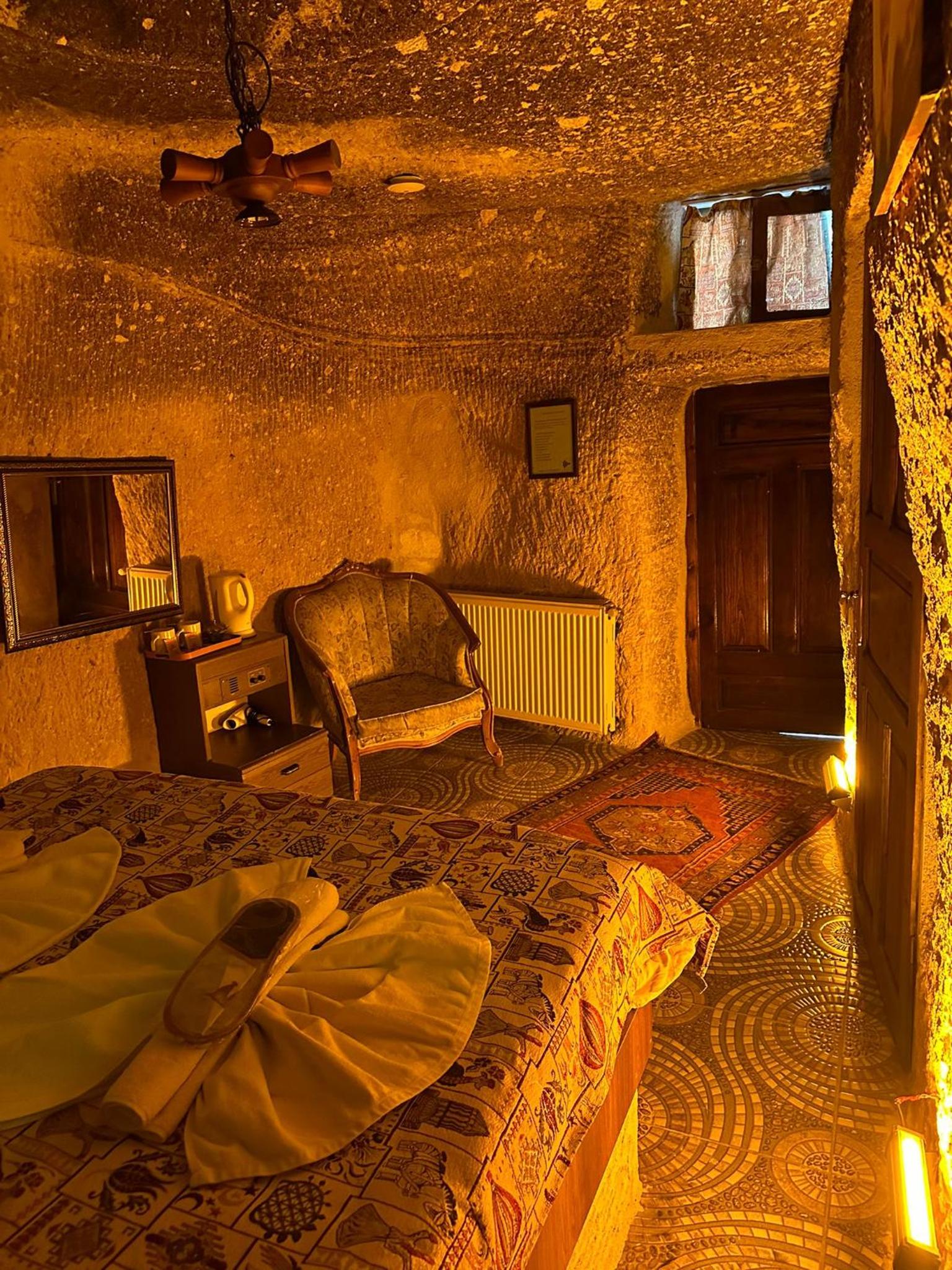 Economic Cave Room - Photo 2