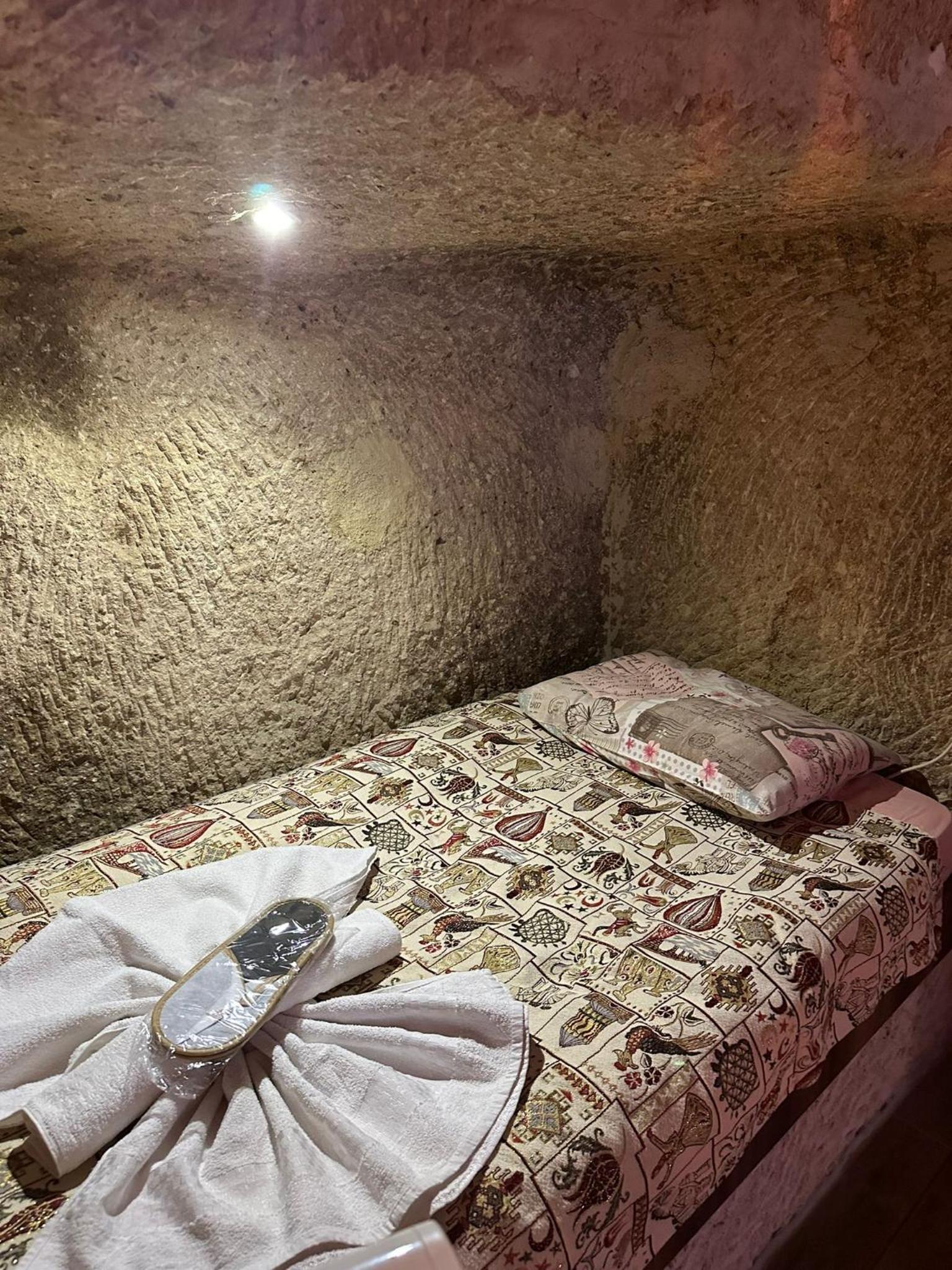 Standard Cave Room - Photo 3