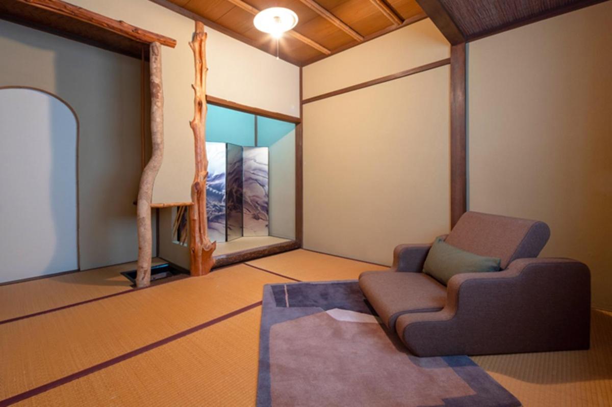 Deluxe Japanese-Style House - Annex thumbnail 5