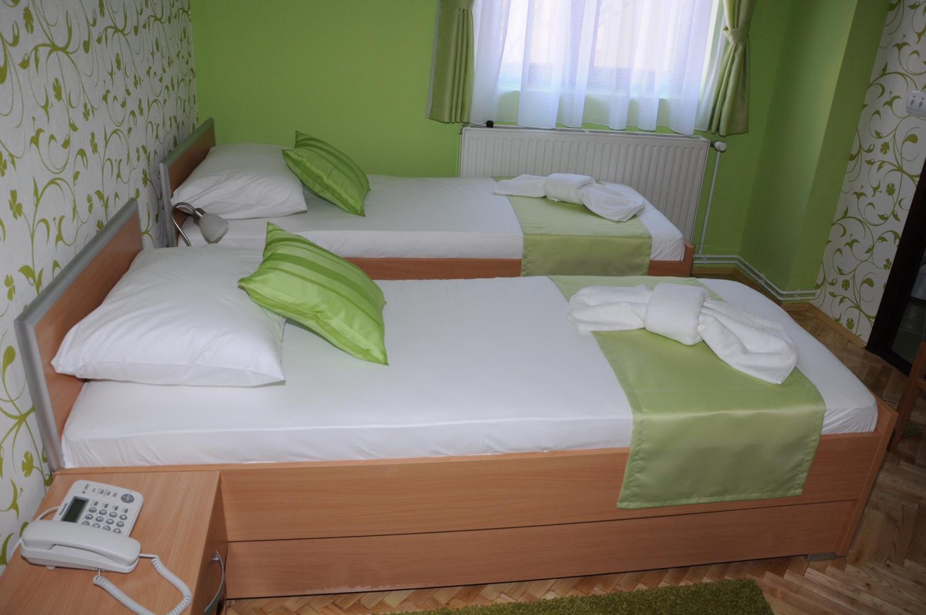 Double or Twin Room with Private Bathroom - Photo 14
