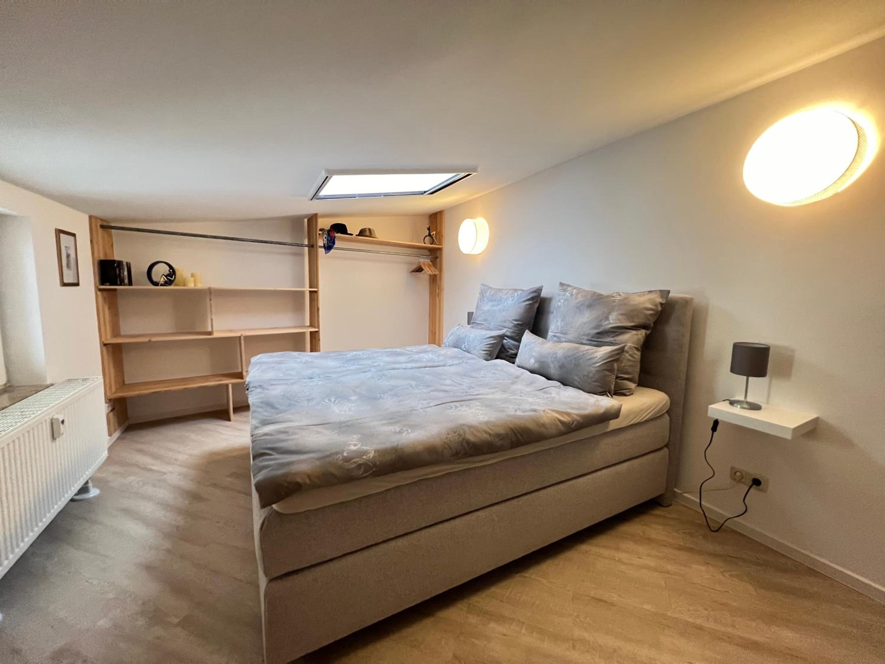 One-Bedroom Apartment photo 1
