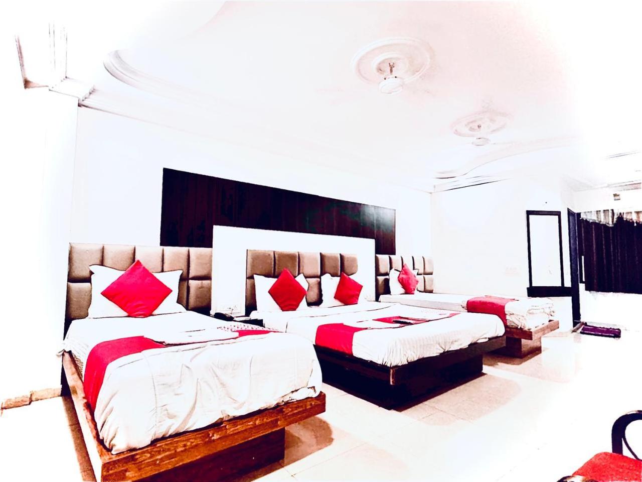 Deluxe Family Suite photo 3
