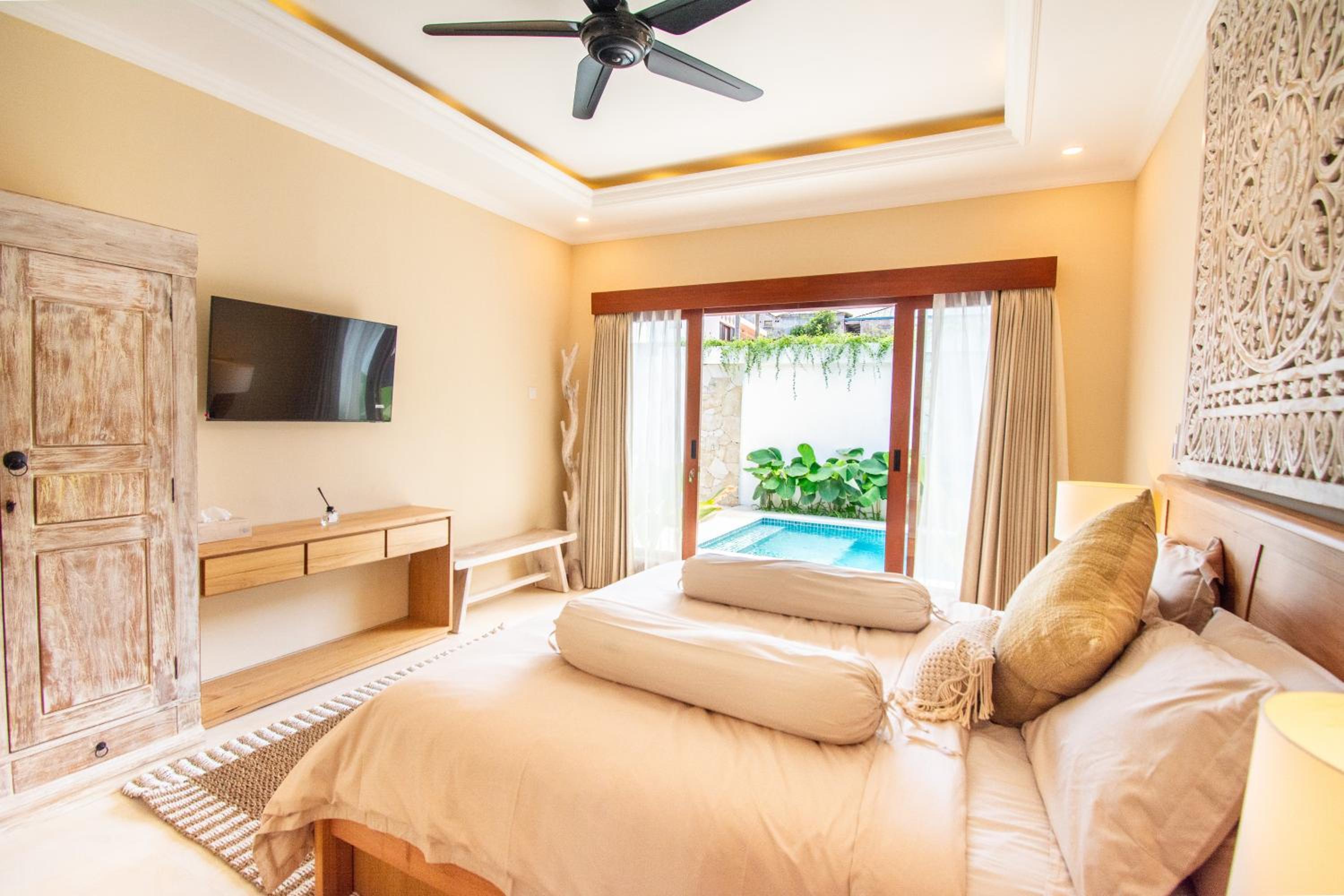 Three-Bedroom Villa photo 3