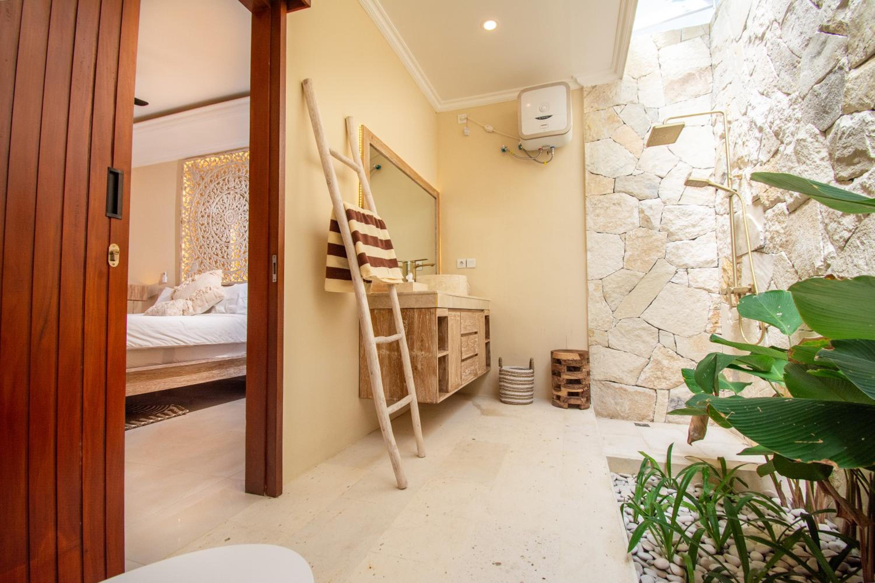 Three-Bedroom Villa photo 2