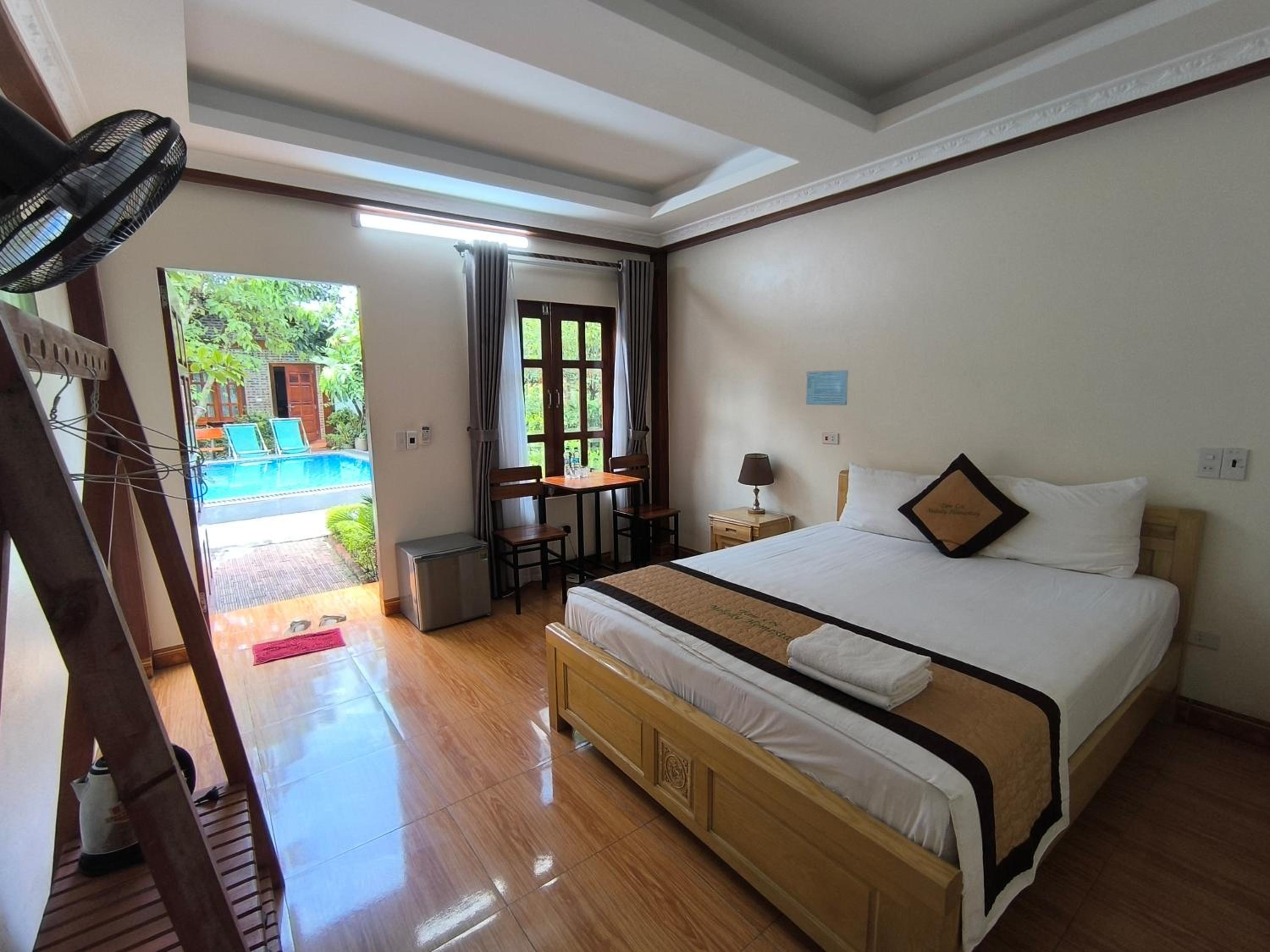 Bungalow with Garden View