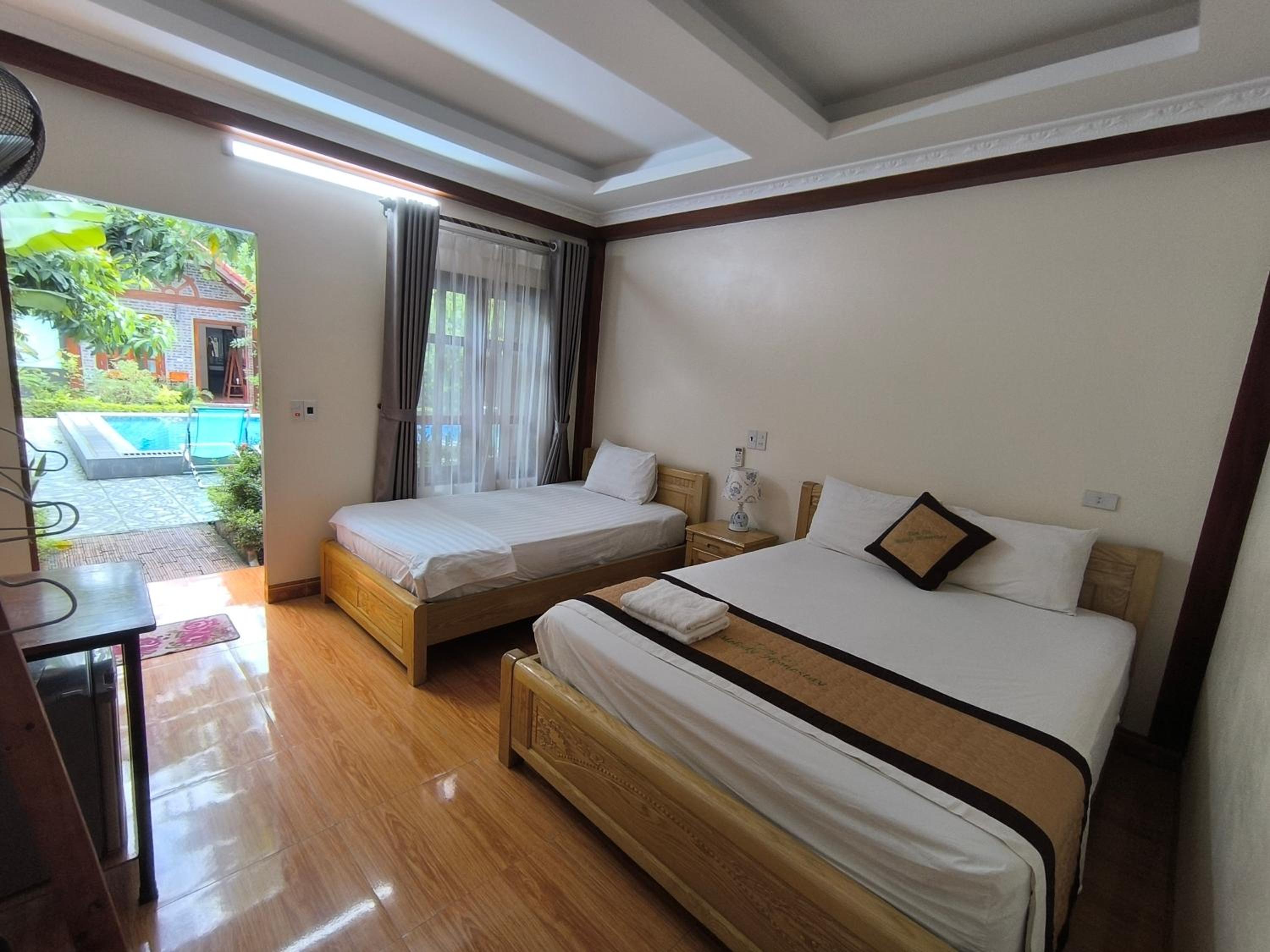 Triple Room with Pool View