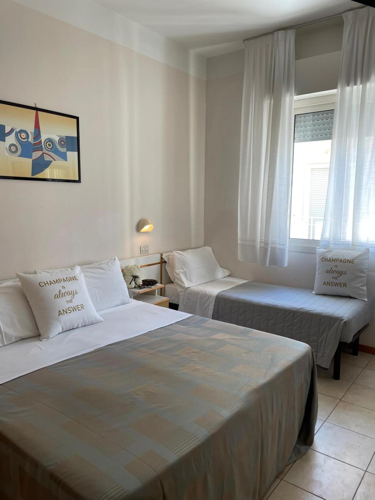 Standard Triple Room - Photo 2