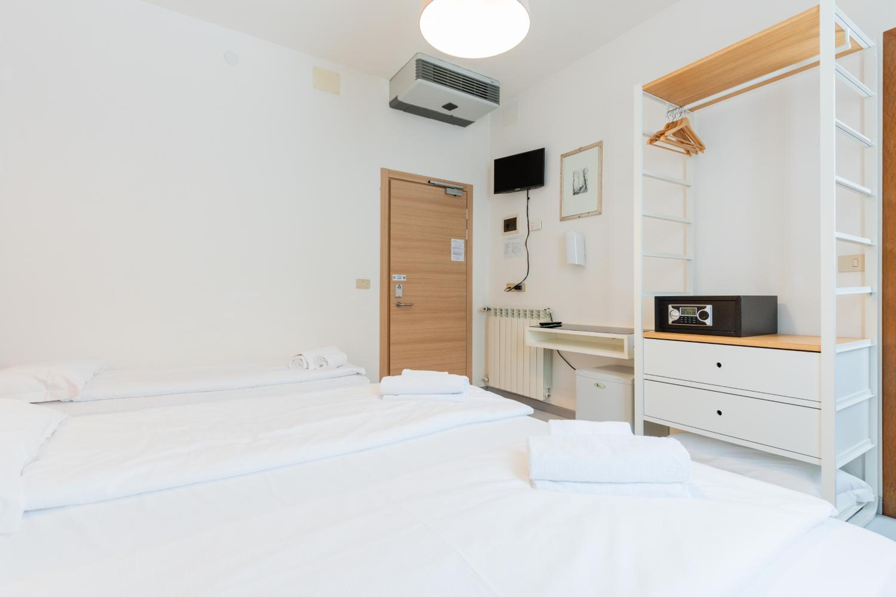 Triple Room - Photo 2
