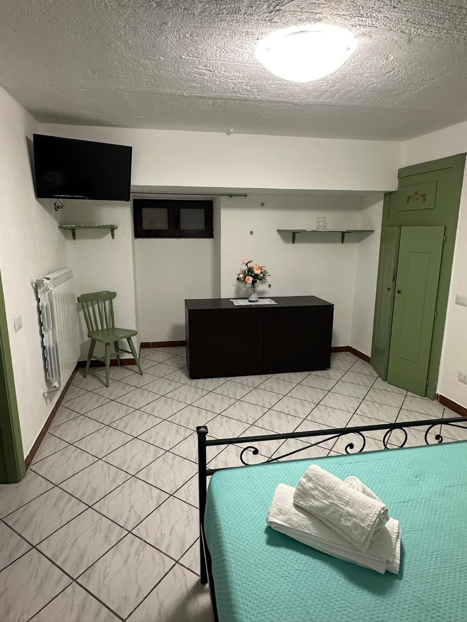 One-Bedroom House photo 1