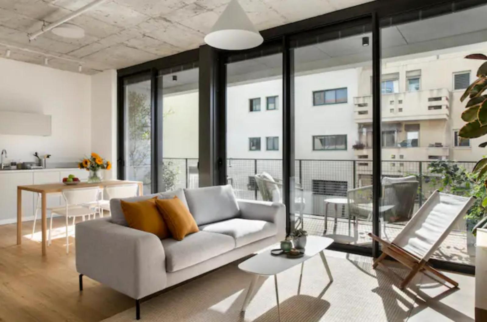 One-Bedroom Apartment with Balcony