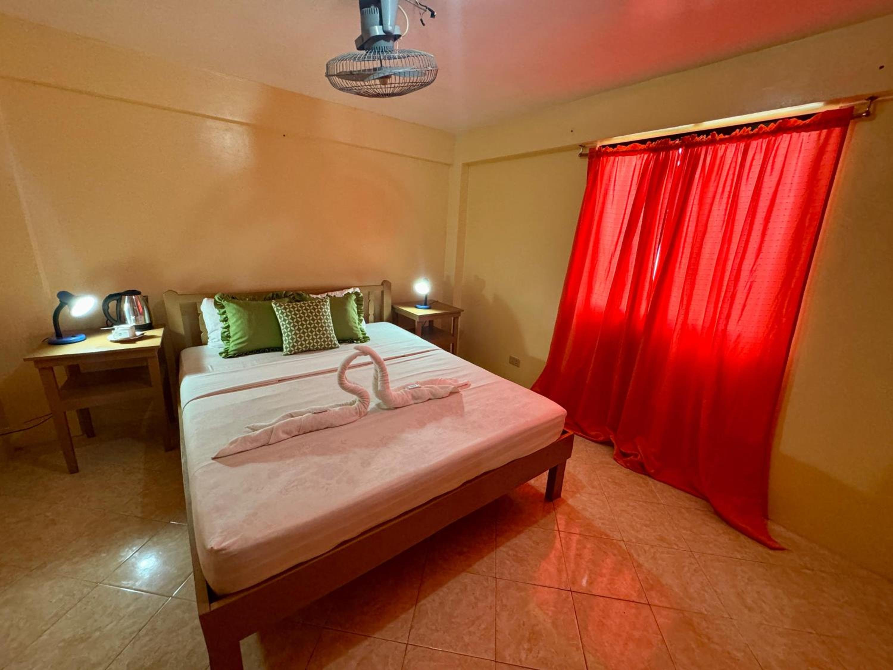 Budget Double Room - Photo 4