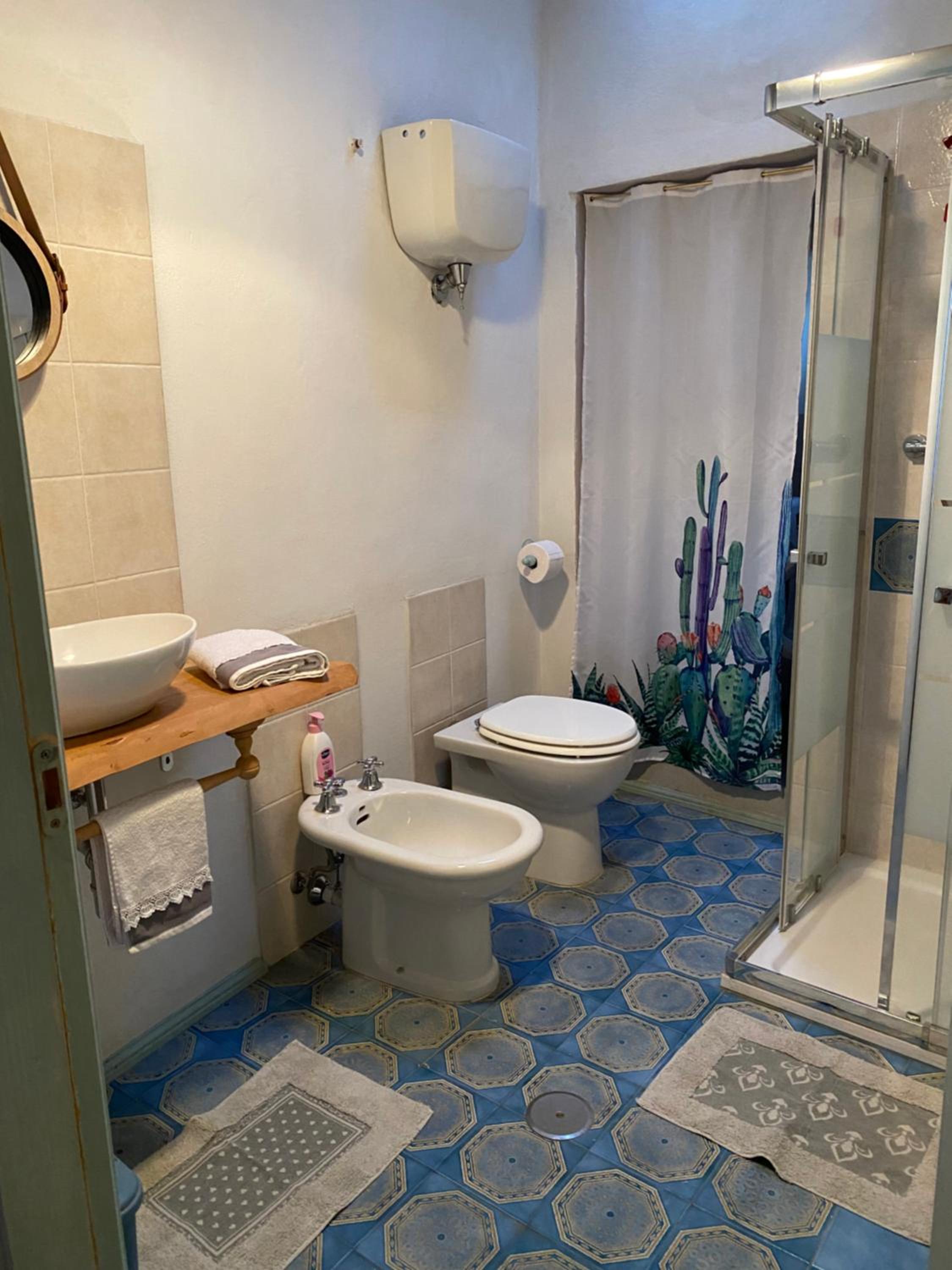 One-Bedroom Apartment photo 3