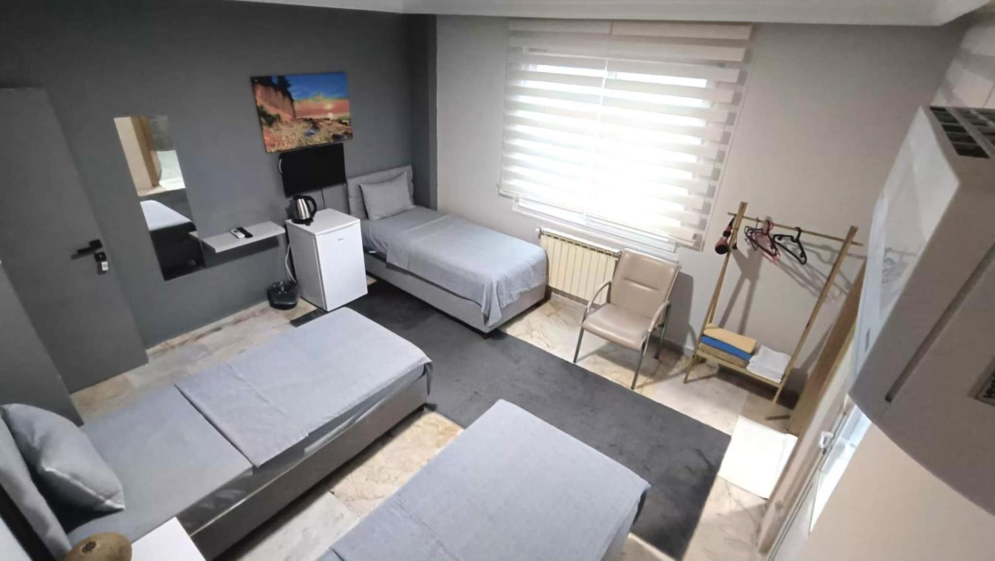 Comfort Triple Room with Shower - Photo 9