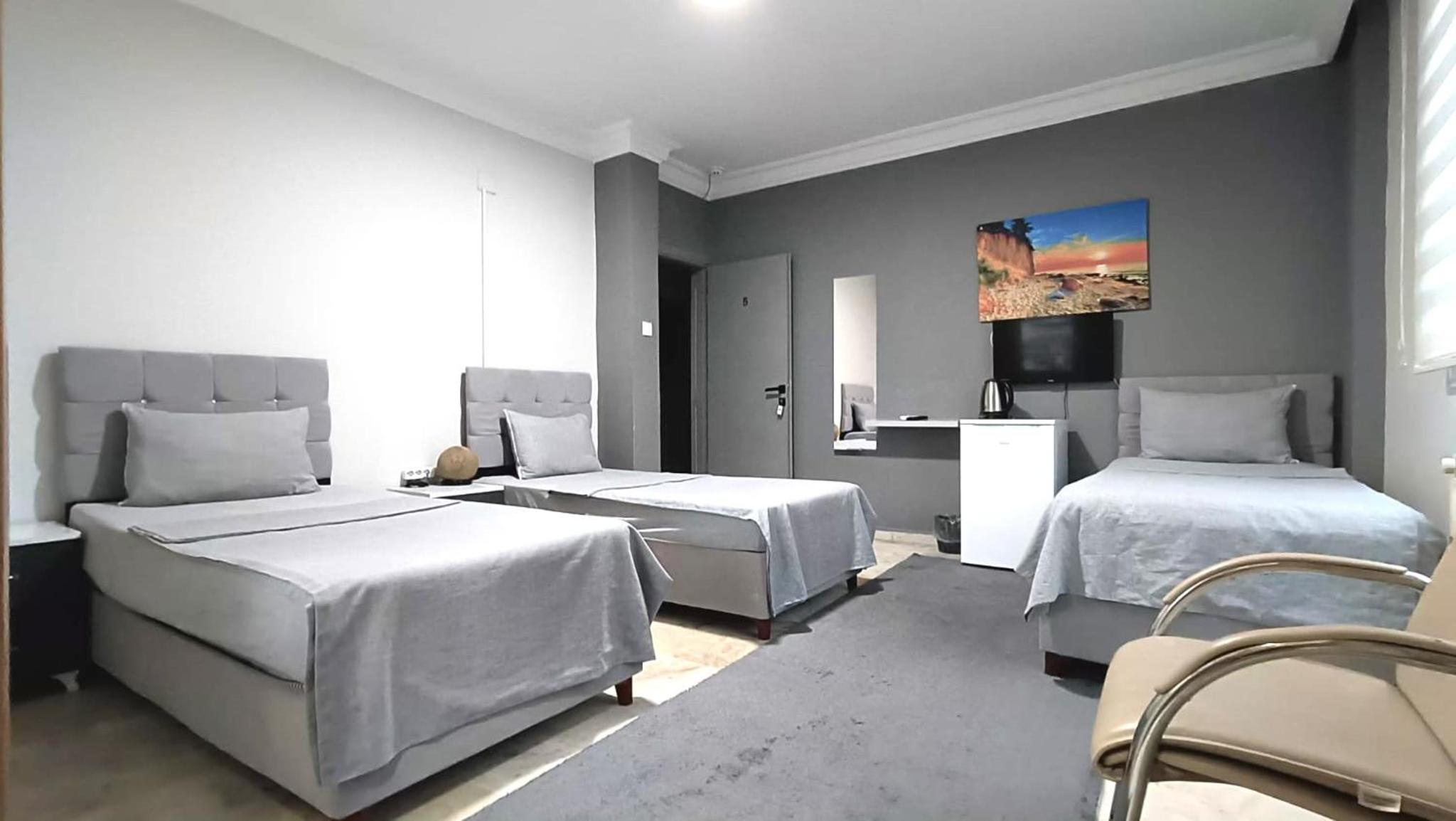 Comfort Triple Room with Shower - Photo 11