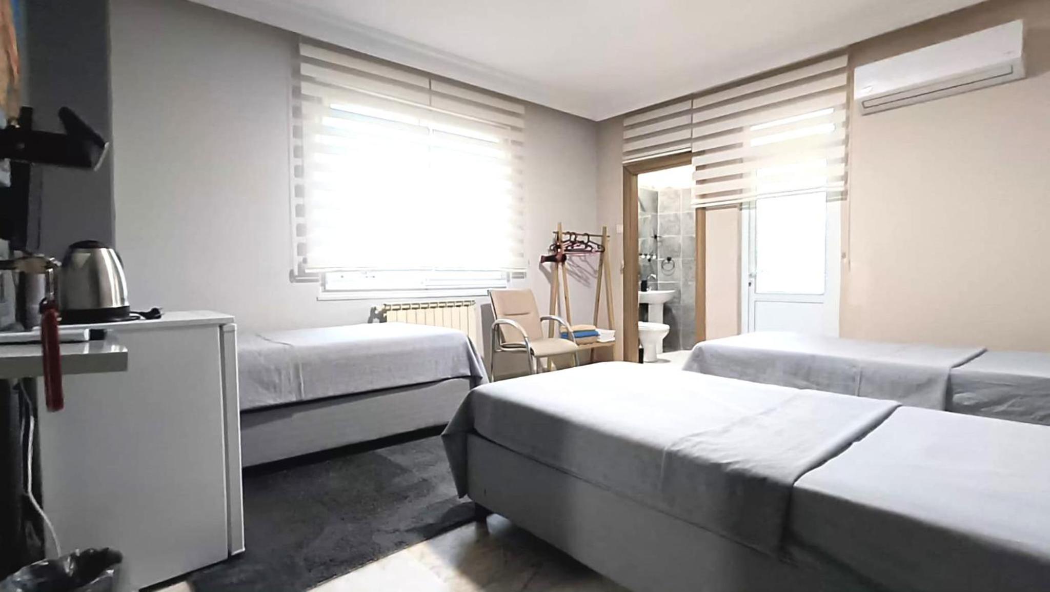 Comfort Triple Room with Shower - Photo 10