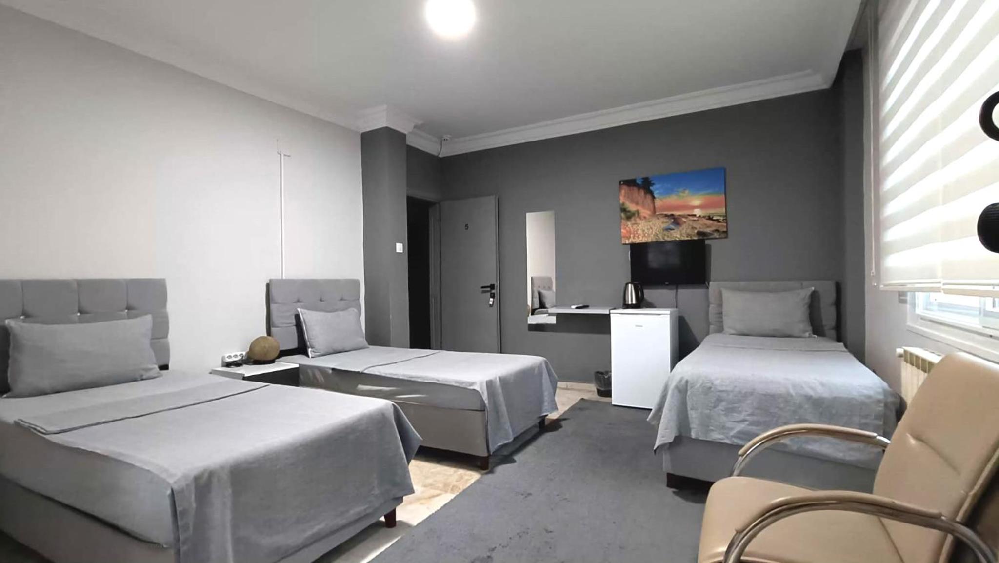 Comfort Triple Room with Shower - Photo 1
