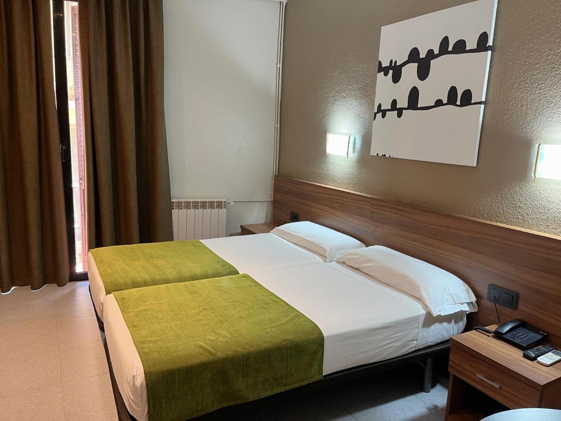 Twin Room with Balcony photo 3