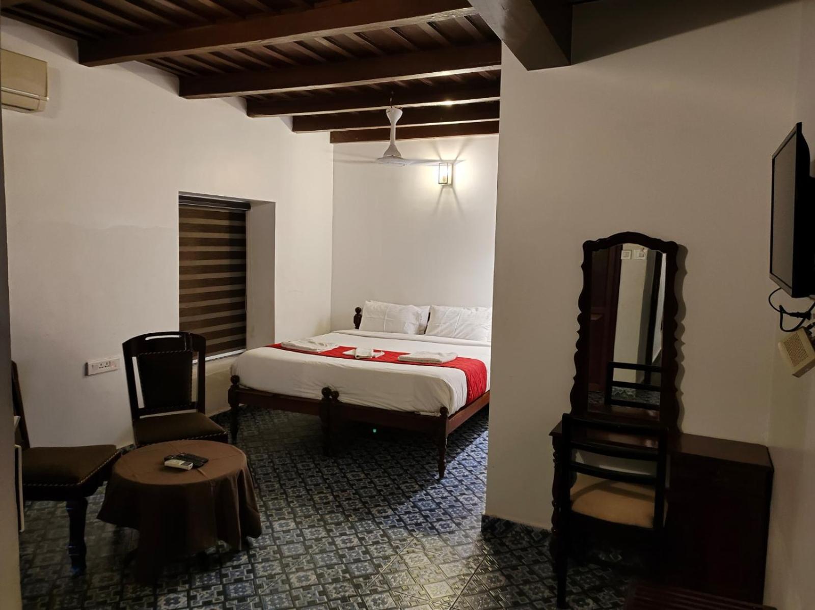 Dutch Room with Complimentary Welcome Drink & Chef's Amenities on arrival   photo 2