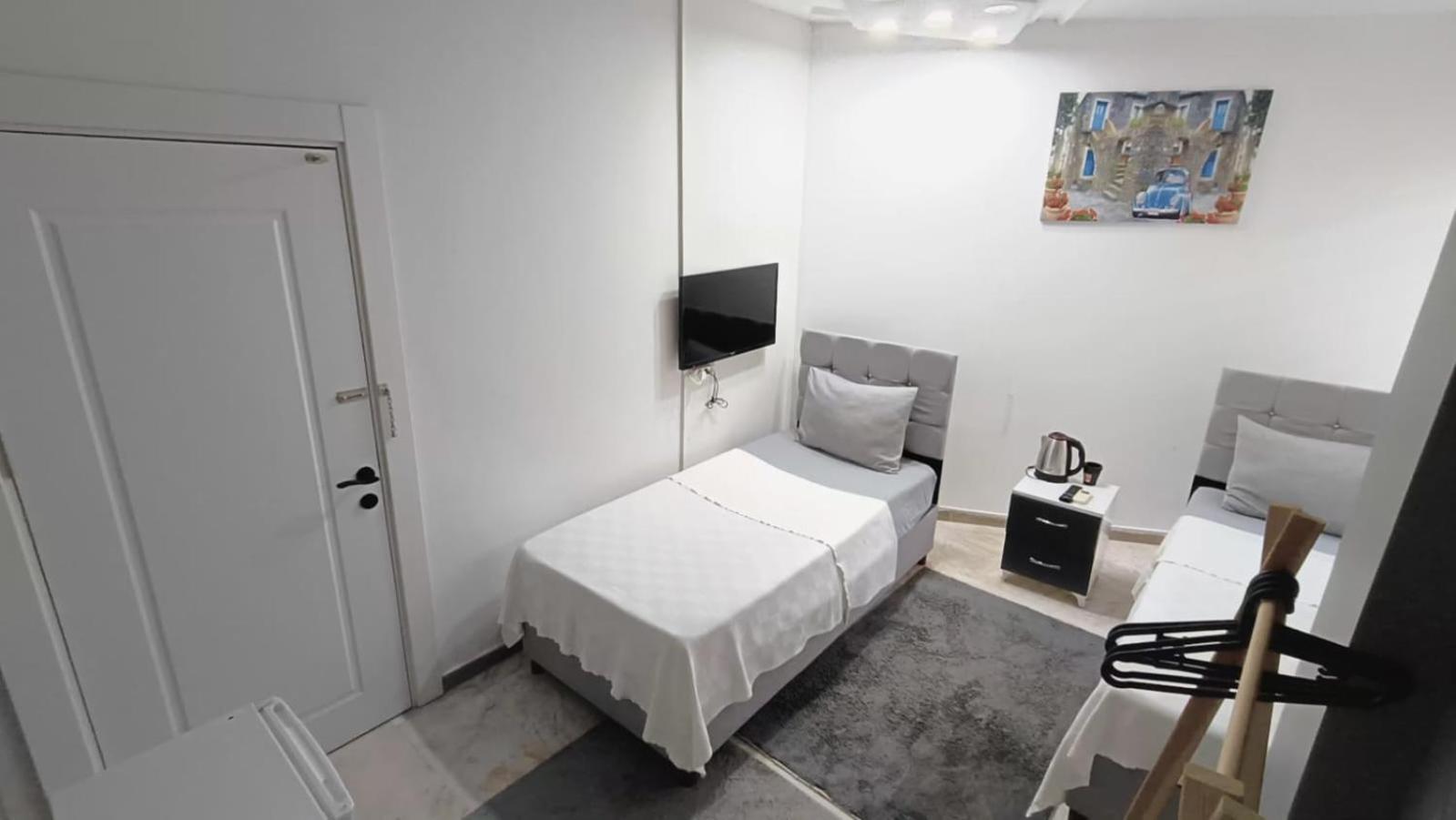 Budget Double Room photo 2