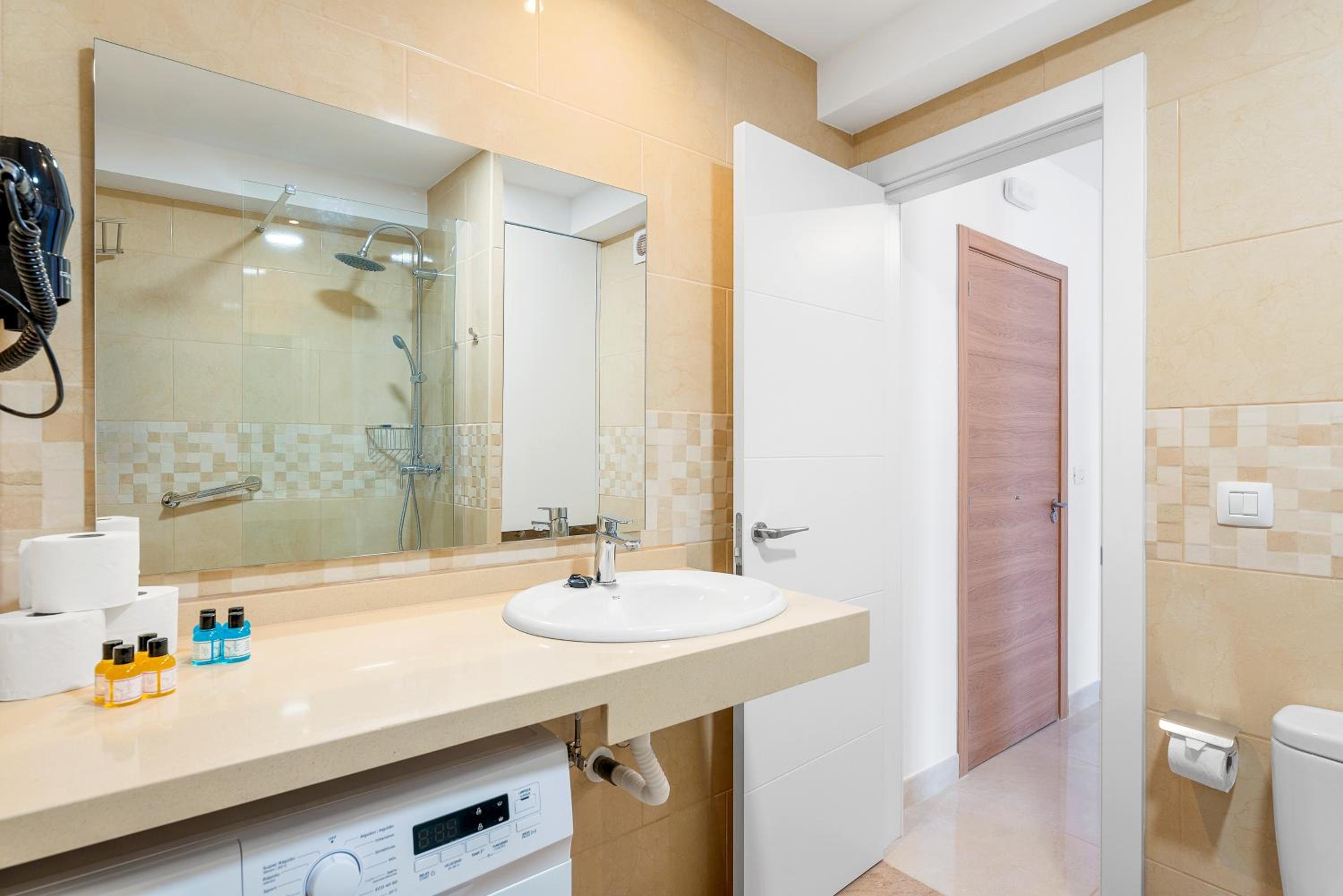 One-Bedroom Apartment Superior Atlantic