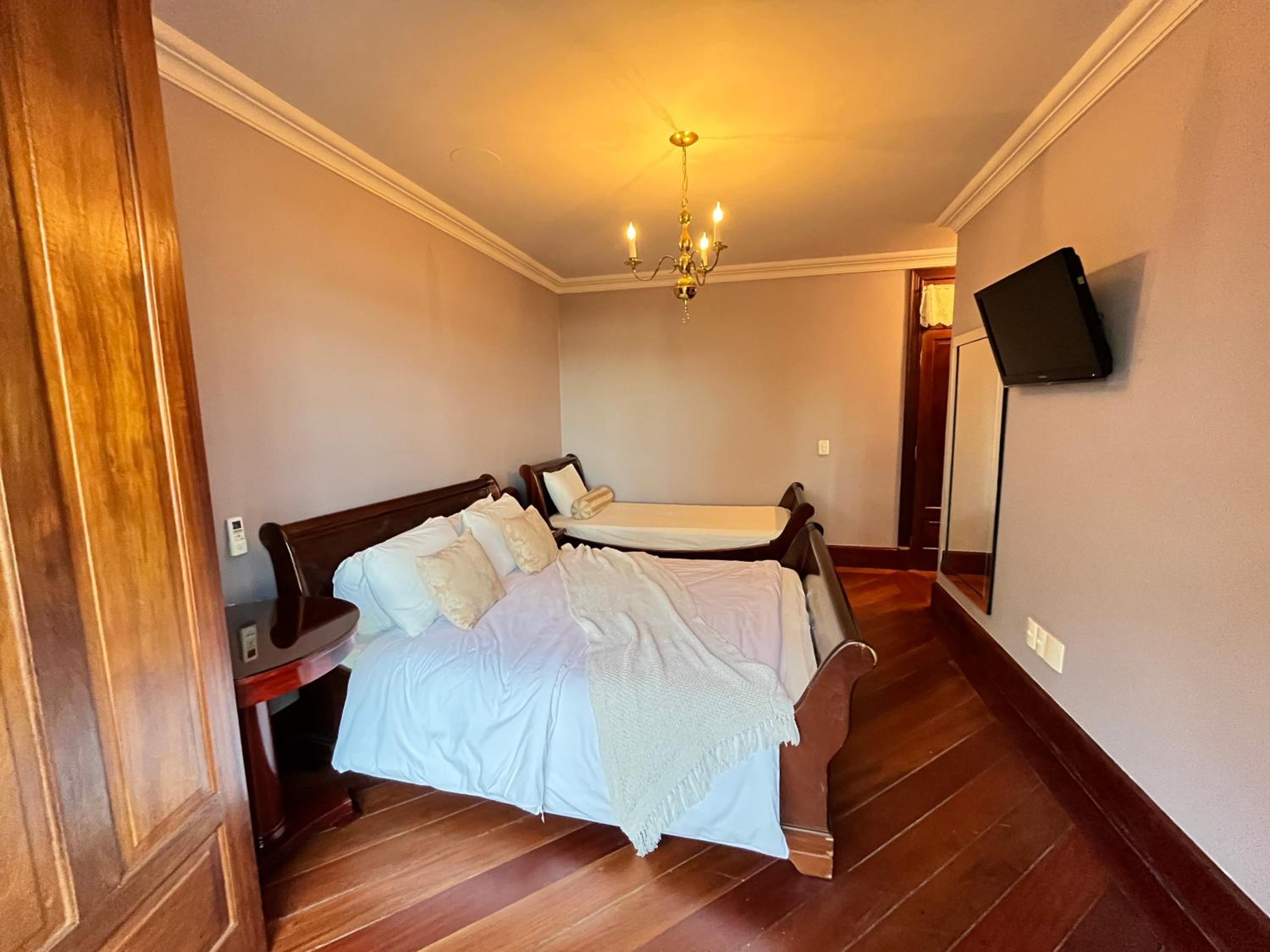 Queen Room - Photo 1