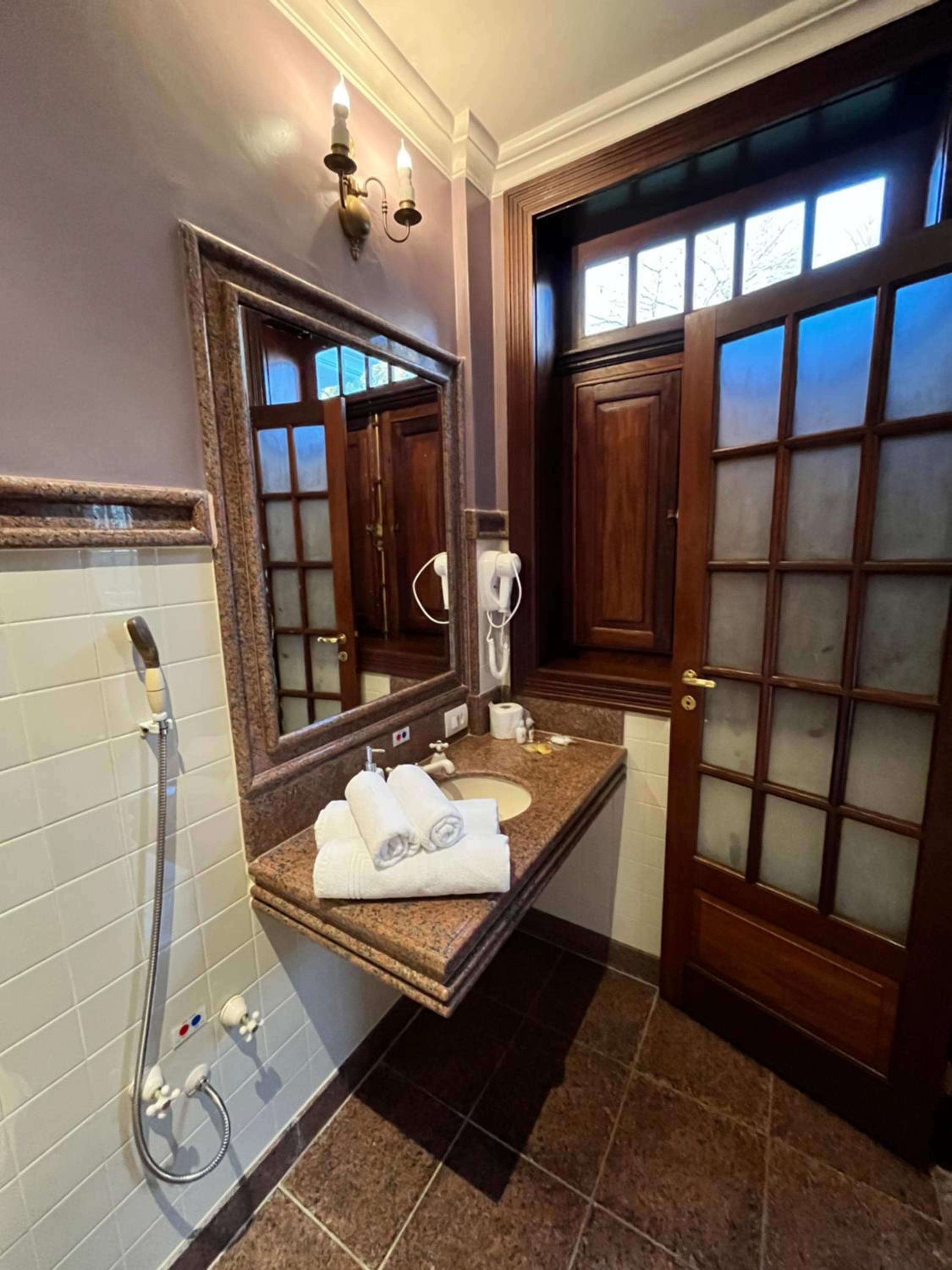 Queen Room - Photo 2