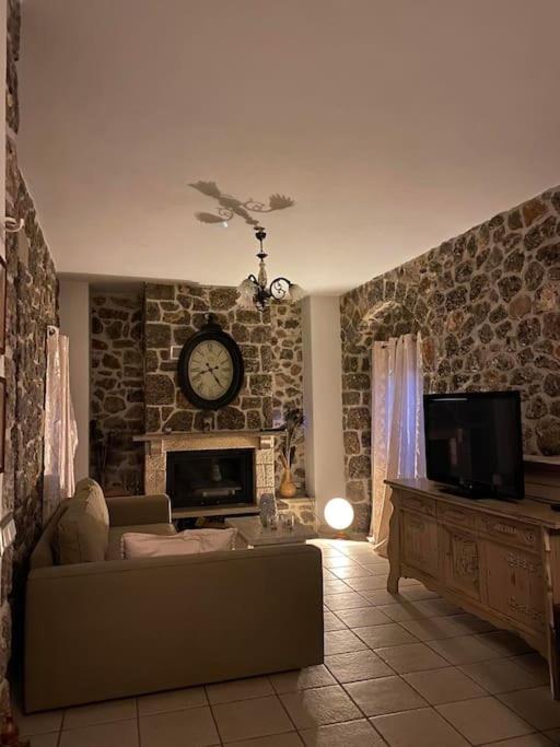 One-Bedroom House photo 2