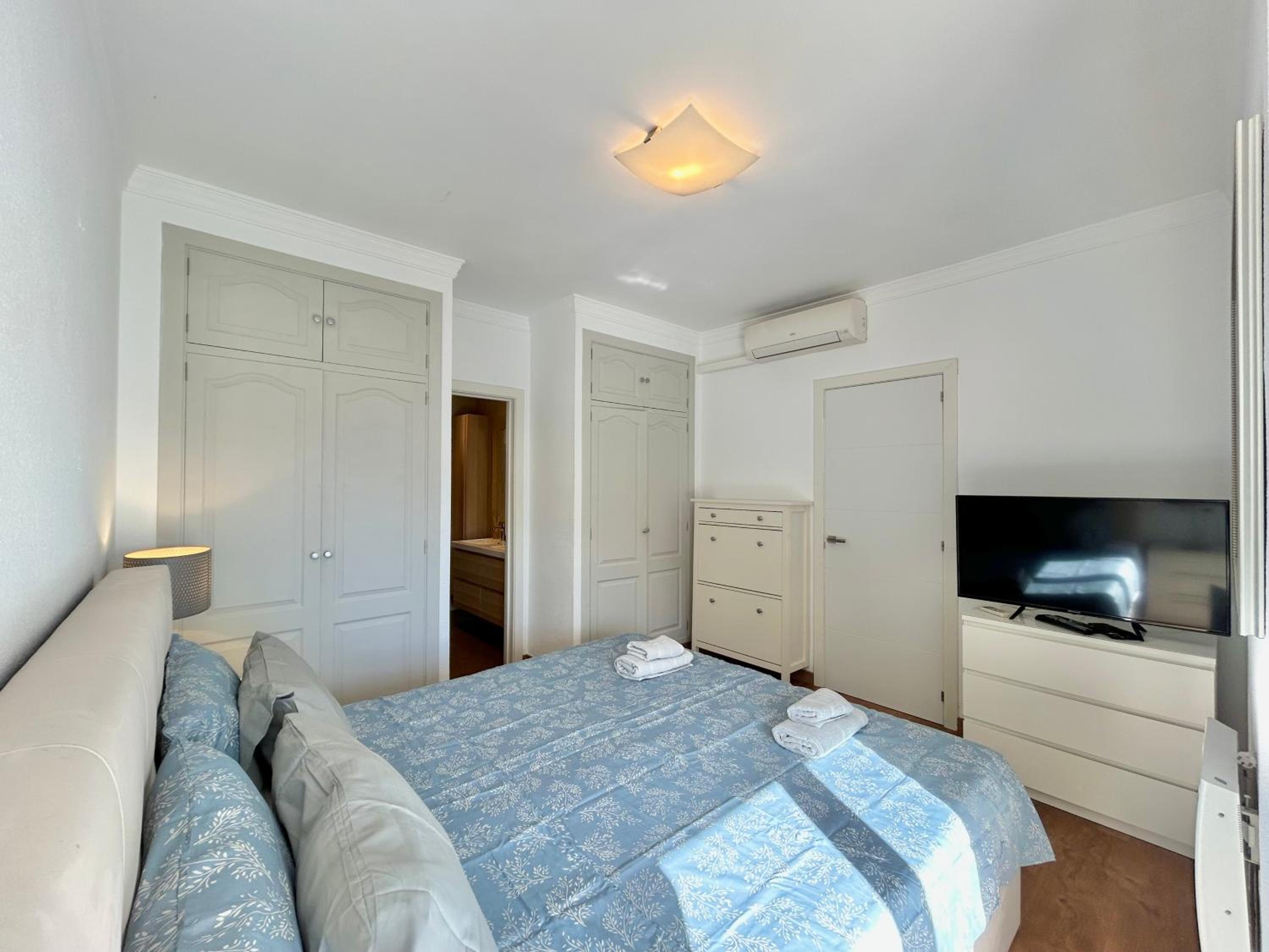Two-Bedroom Deluxe Apartment with Ocean View