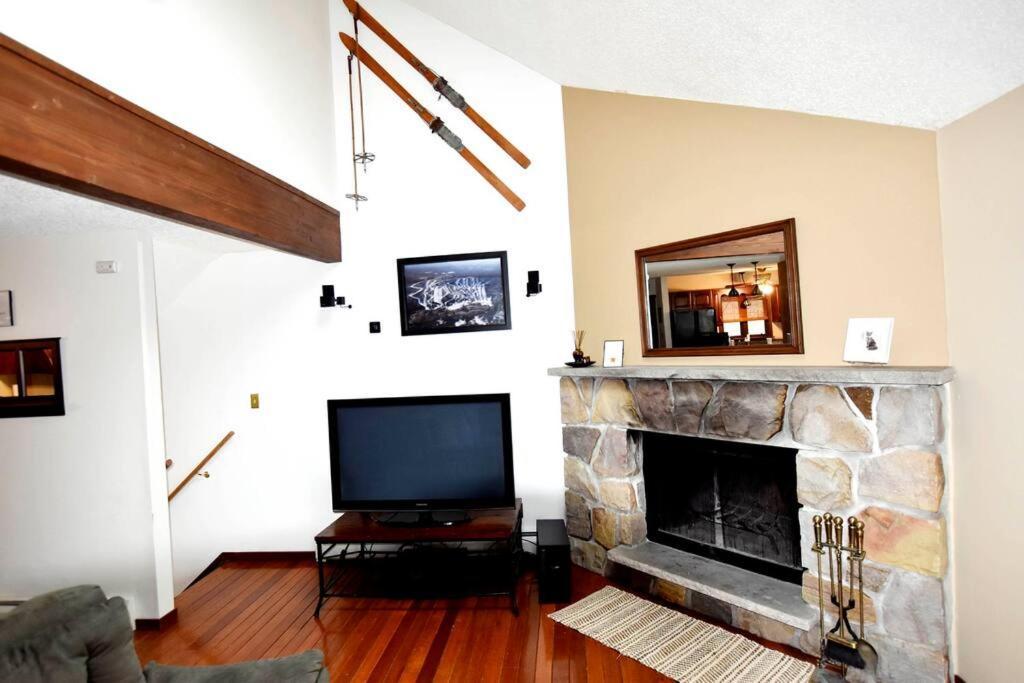 Three-Bedroom House photo 3