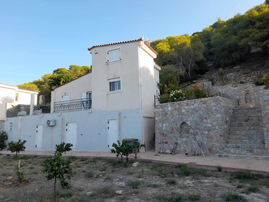 Three-Bedroom Villa photo 2