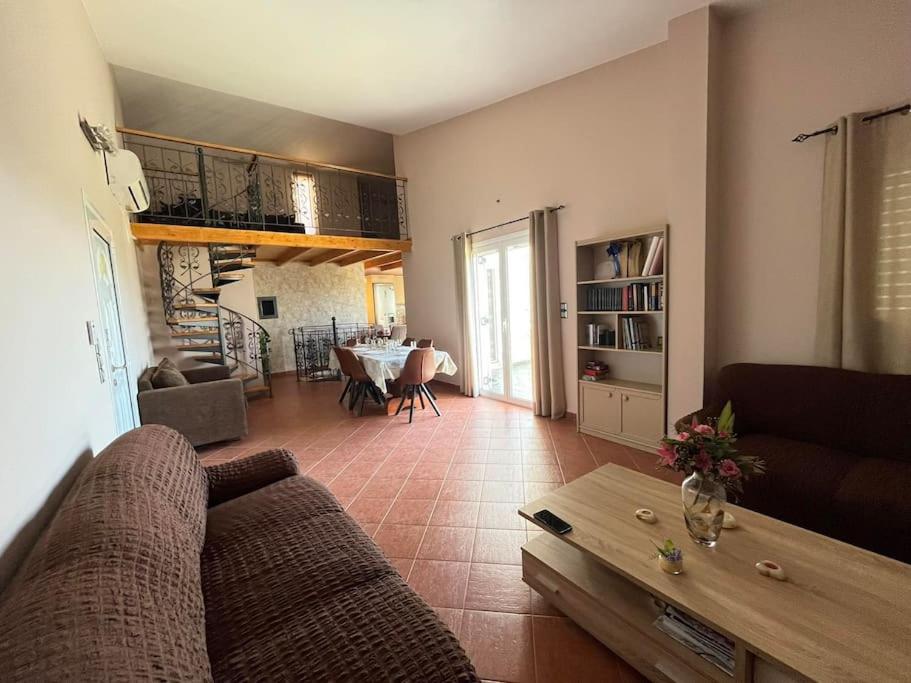 Three-Bedroom Villa photo 1