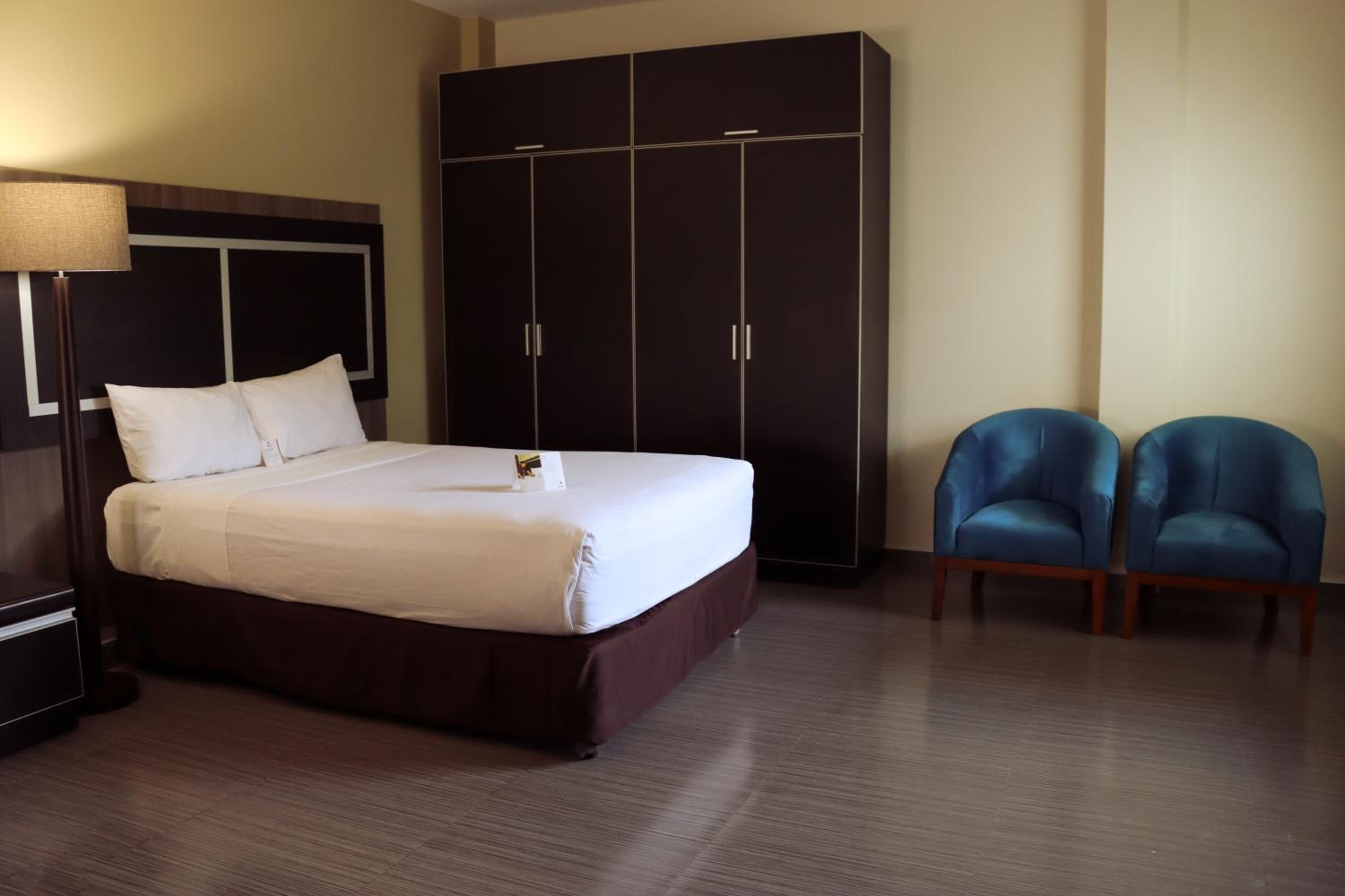 Deluxe Queen Room photo 3