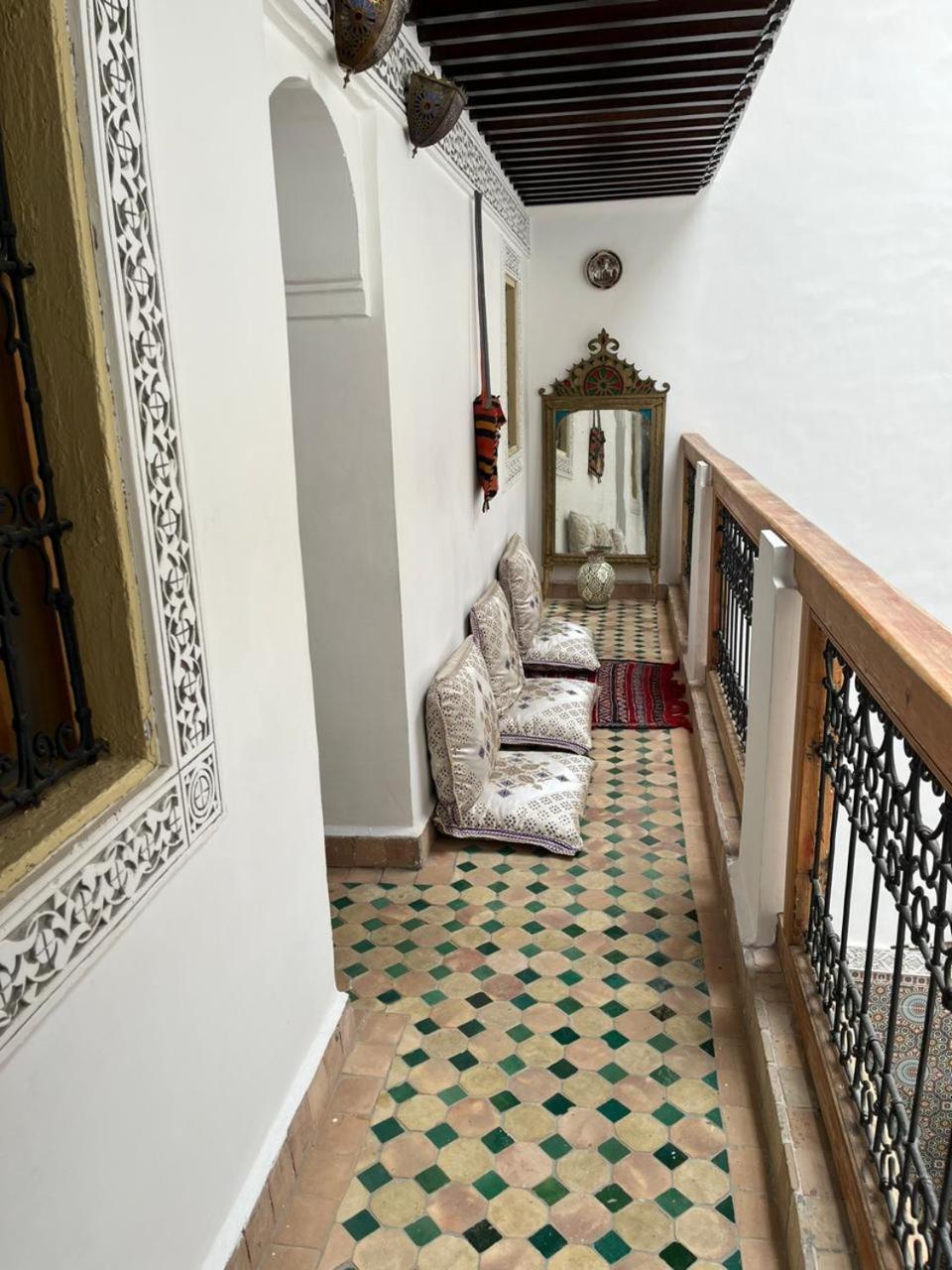 Double Room with Private Bathroom - Photo 28
