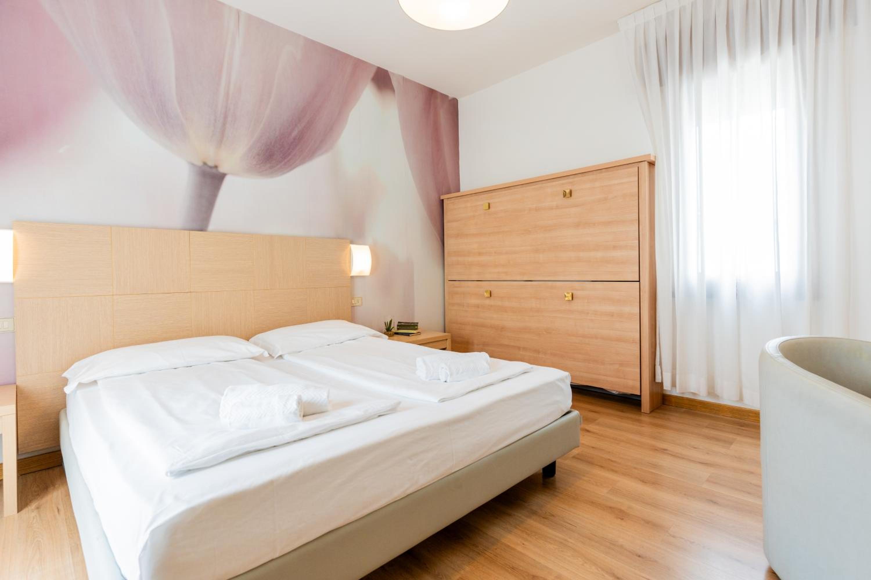 Quadruple Room with Balcony photo 3
