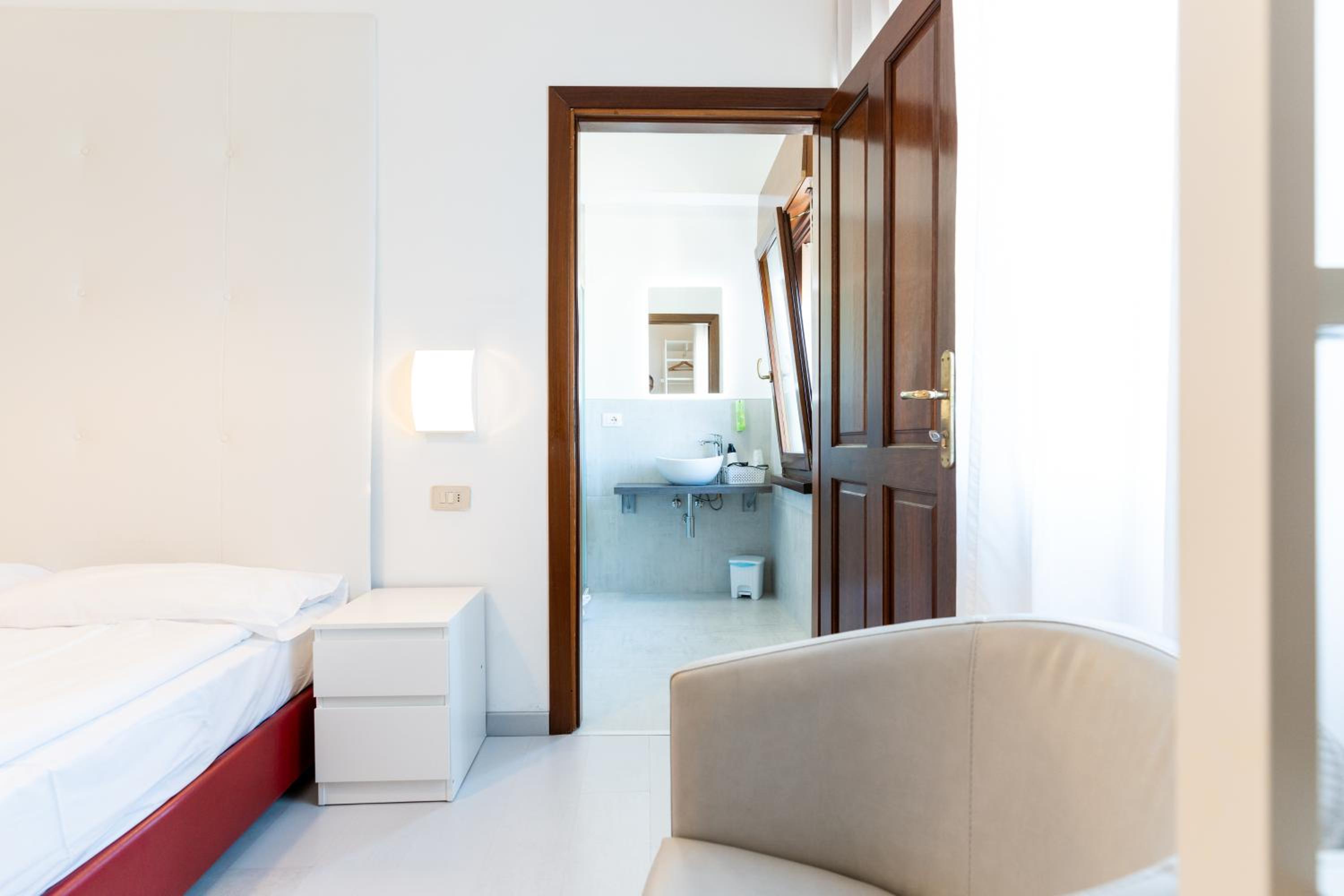 Double Room - Photo 3