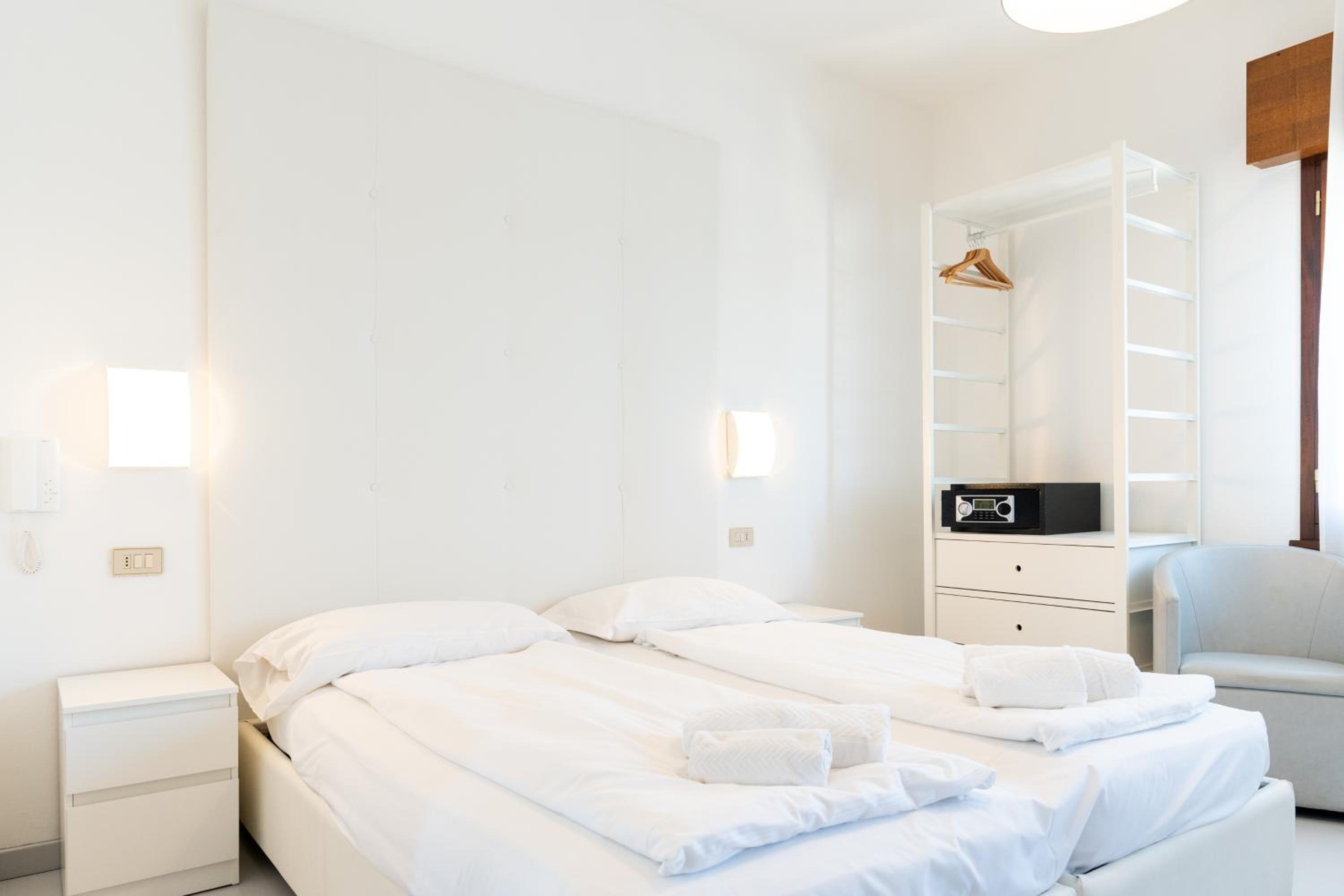 Double Room - Photo 14